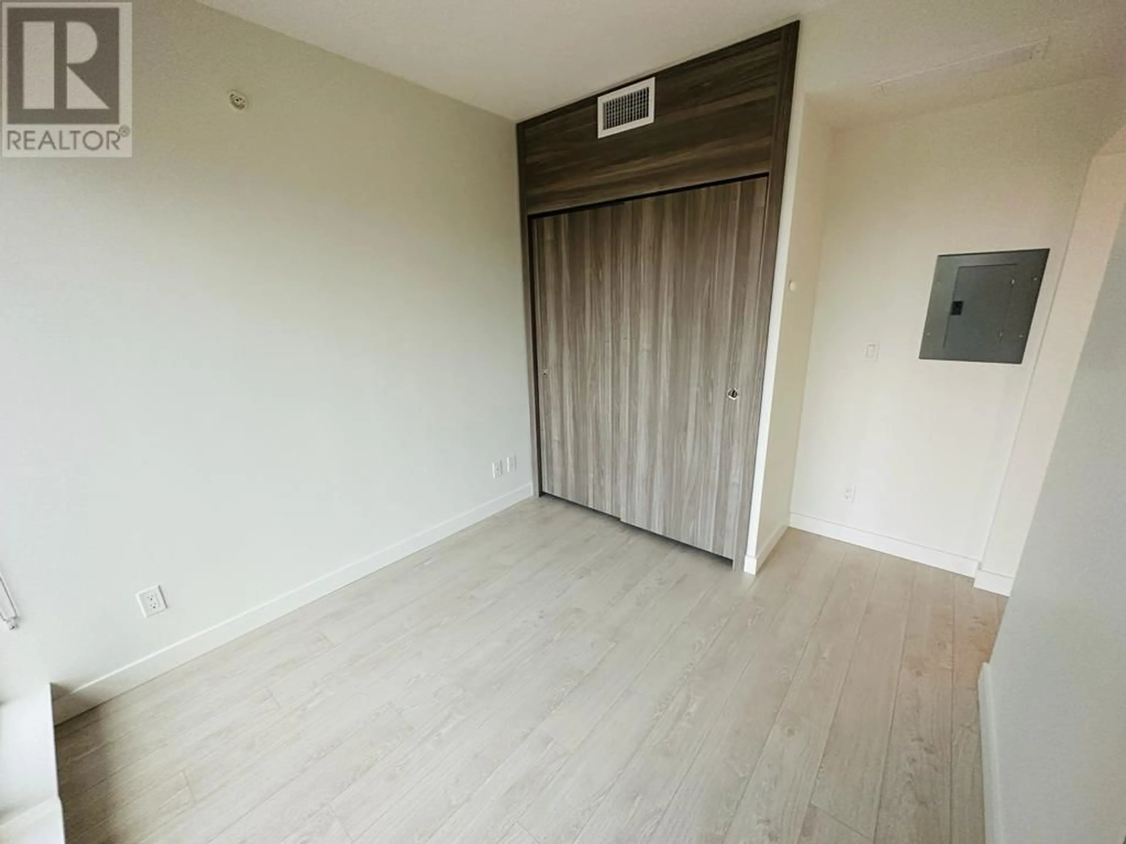 A pic of a room for 3010 4730 LOUGHEED HIGHWAY, Burnaby British Columbia V5C0M9