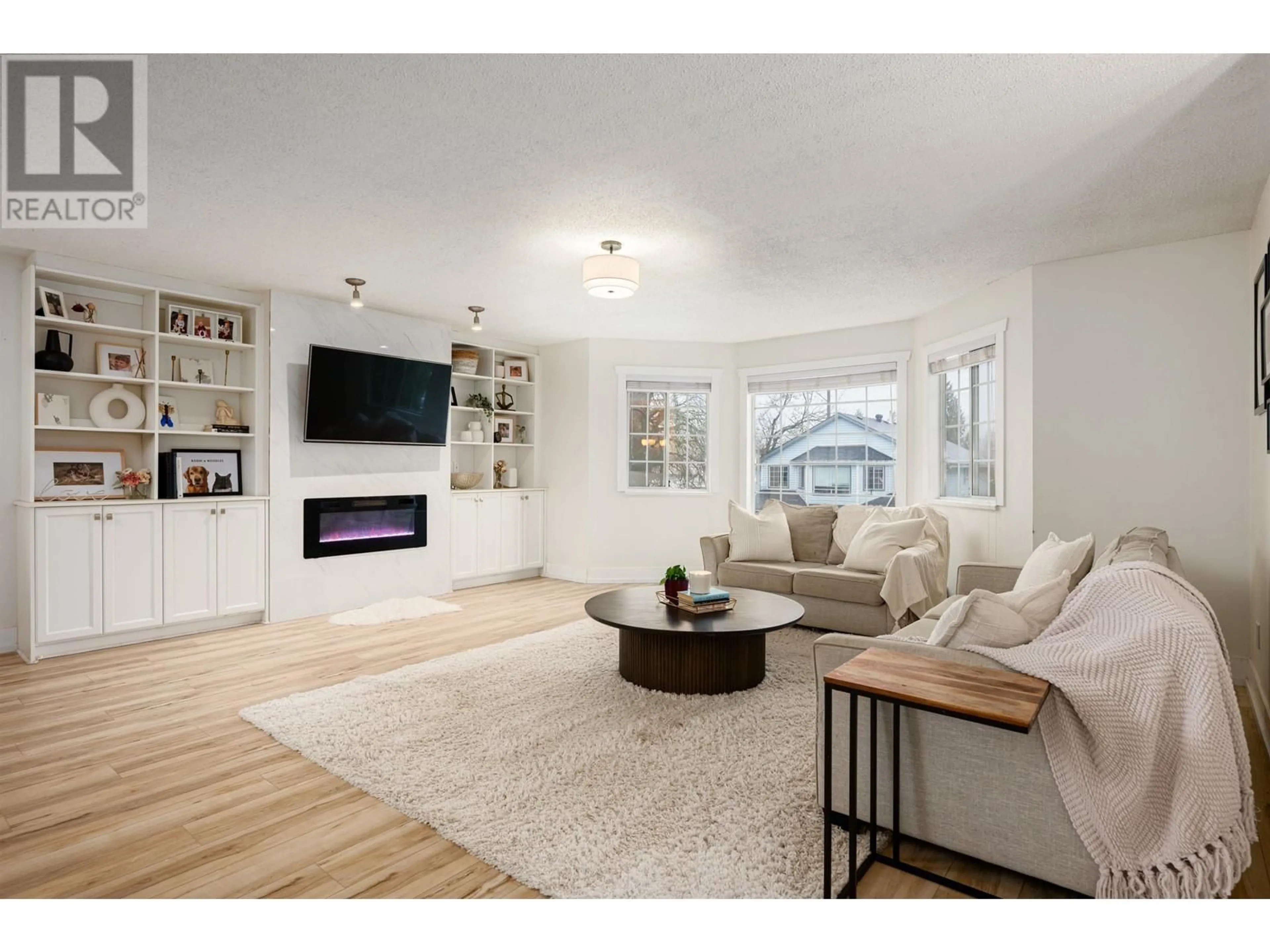 Living room with furniture, unknown for 22404 MORSE CRESCENT, Maple Ridge British Columbia V2X9G6