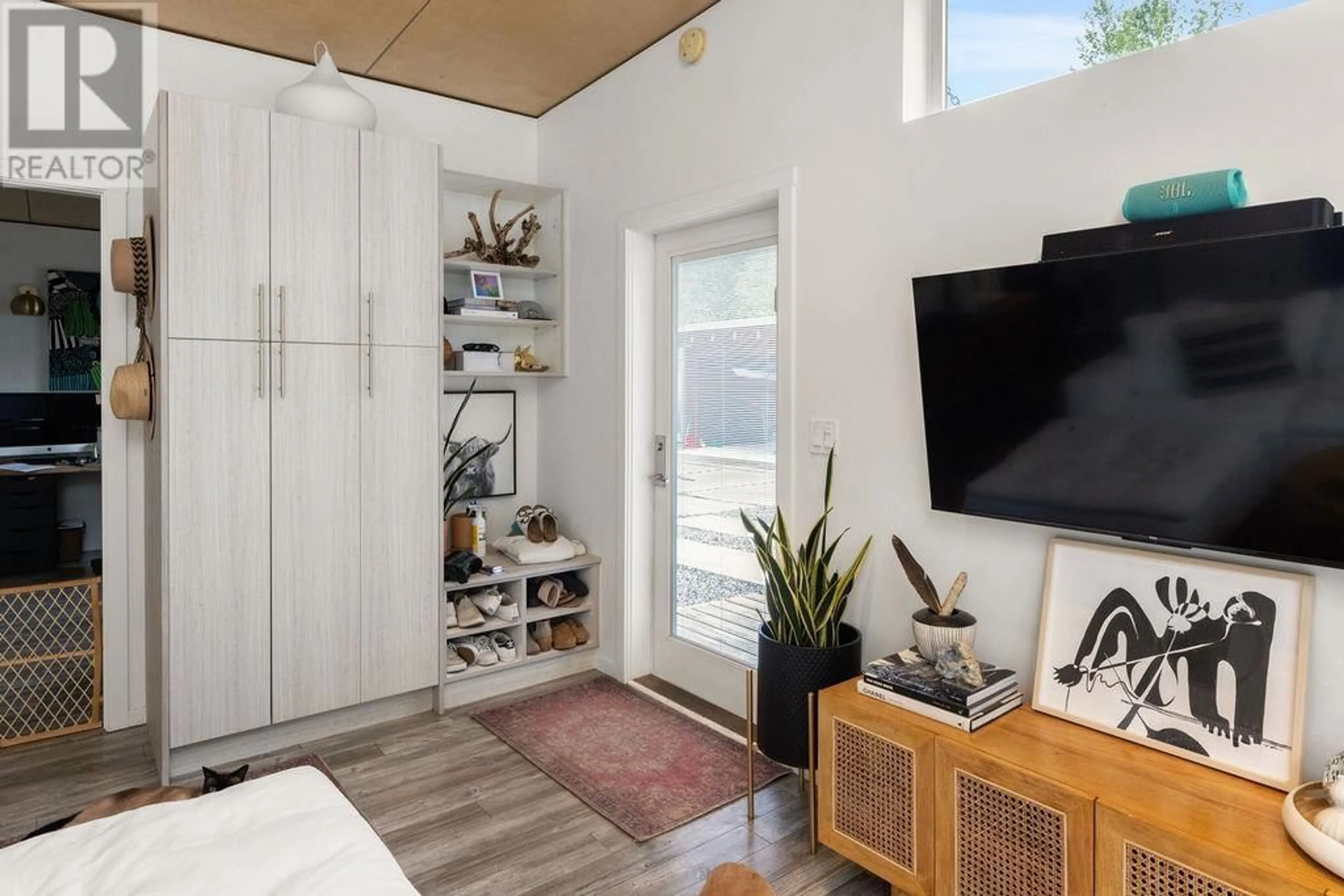 Open concept kitchen, unknown for 890 TROWER LANE, Gibsons British Columbia V0N1V9