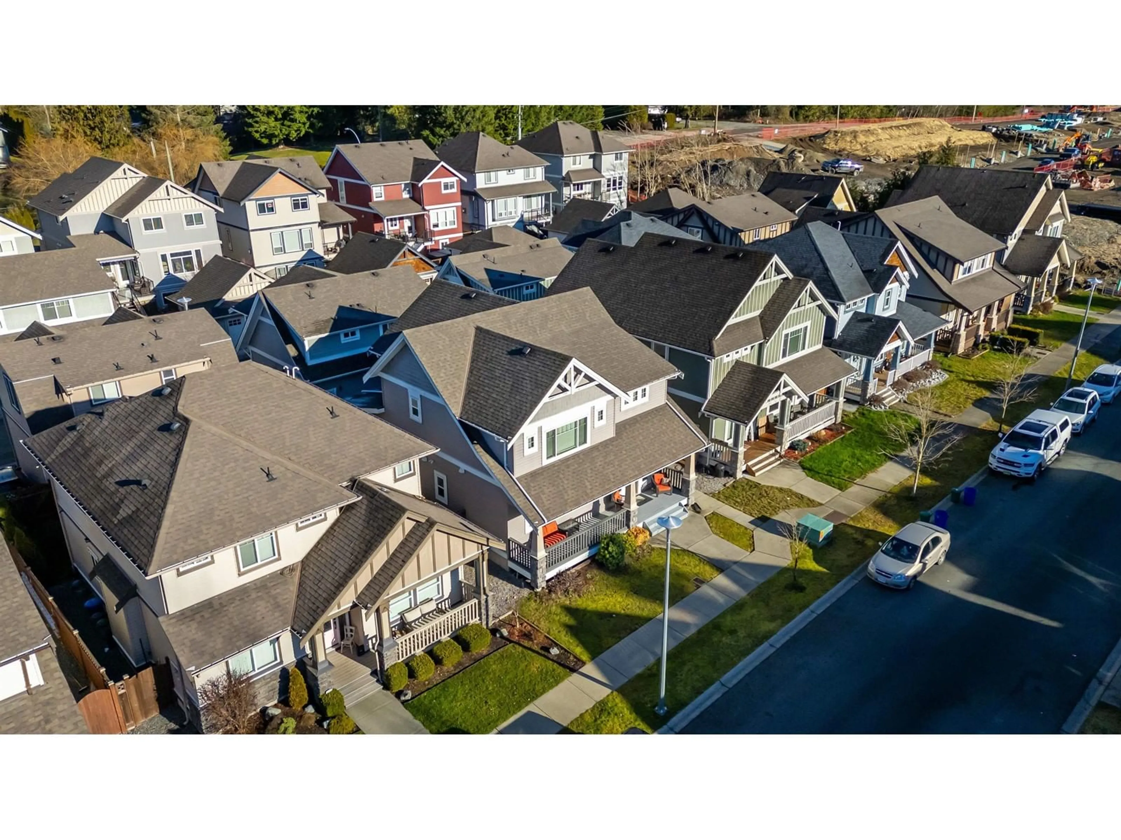 A pic from outside/outdoor area/front of a property/back of a property/a pic from drone, unknown for 33123 PINCHBECK AVENUE, Mission British Columbia V2V0C2