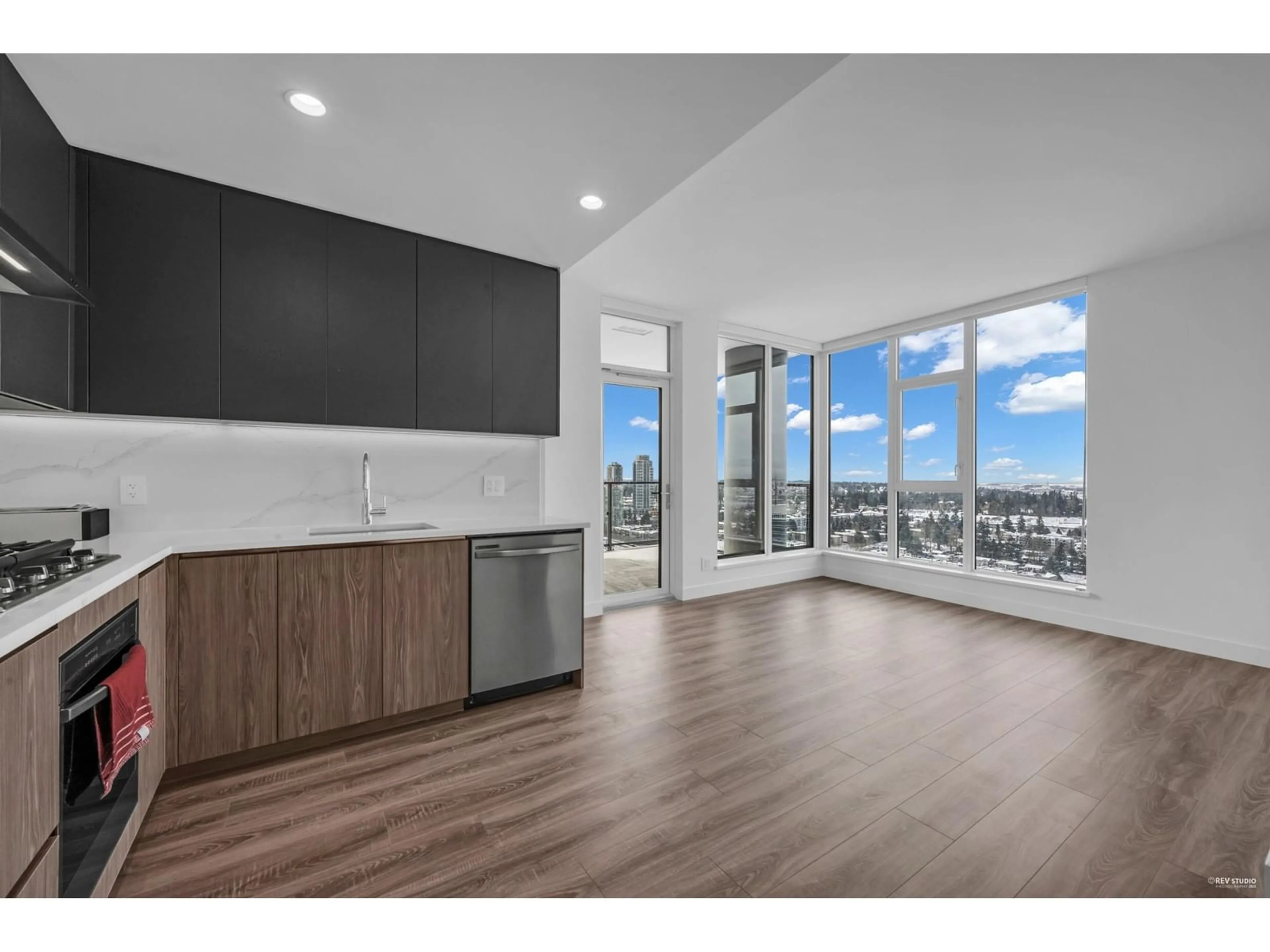 Open concept kitchen, unknown for 2607 - 10750 135A, Surrey British Columbia V3T0V4