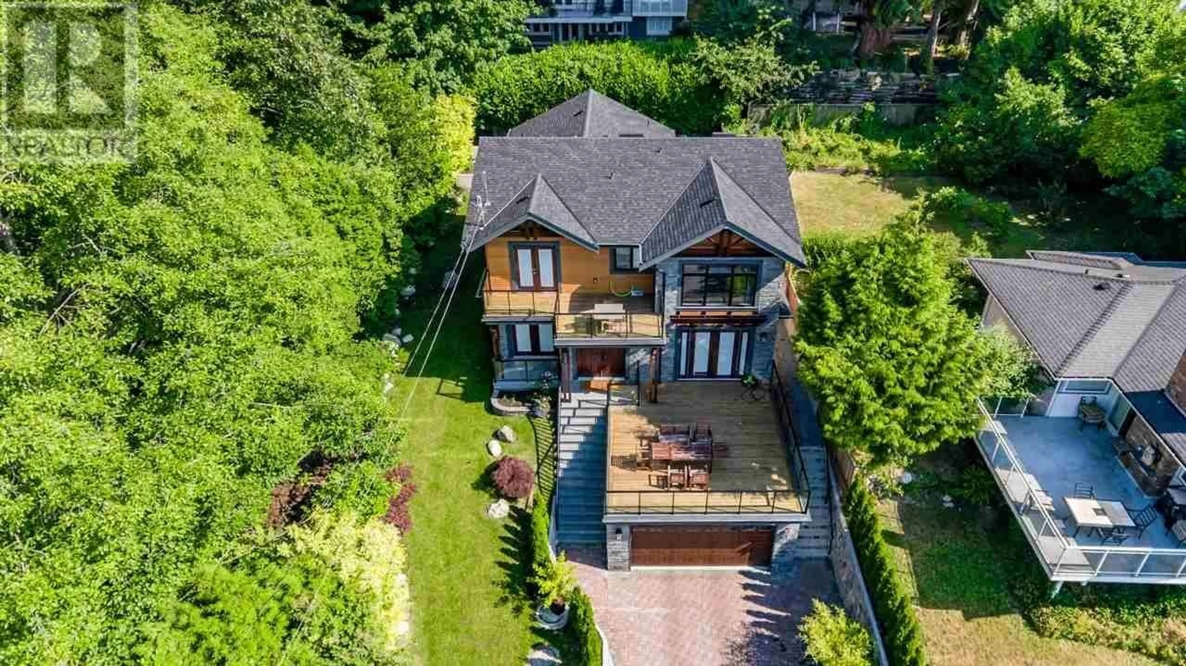 A pic from outside/outdoor area/front of a property/back of a property/a pic from drone, building for 2479 OTTAWA AVENUE, West Vancouver British Columbia V7V2T2