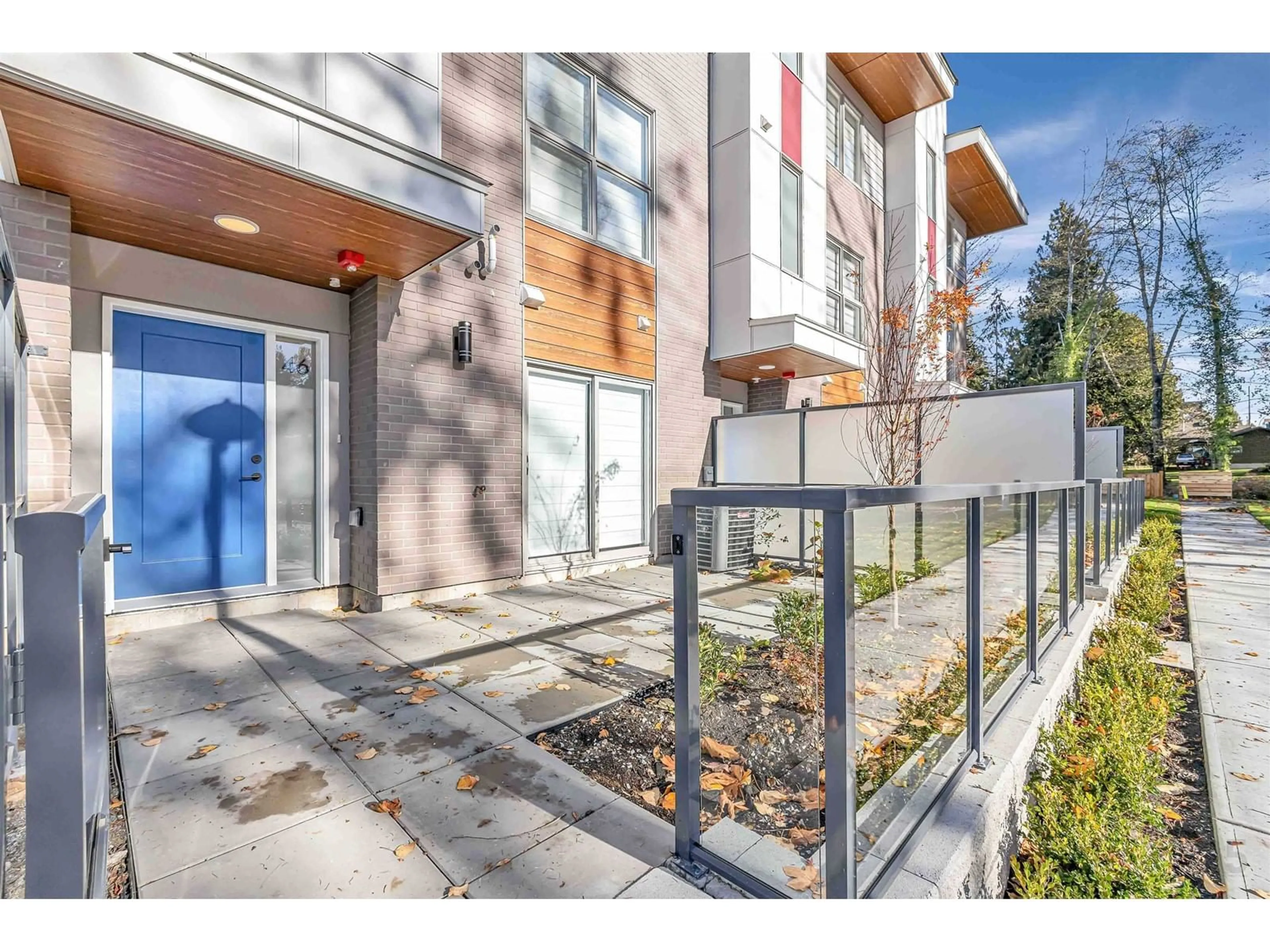 Indoor entryway for 46 - 12585 104A, Surrey British Columbia V3V0G7