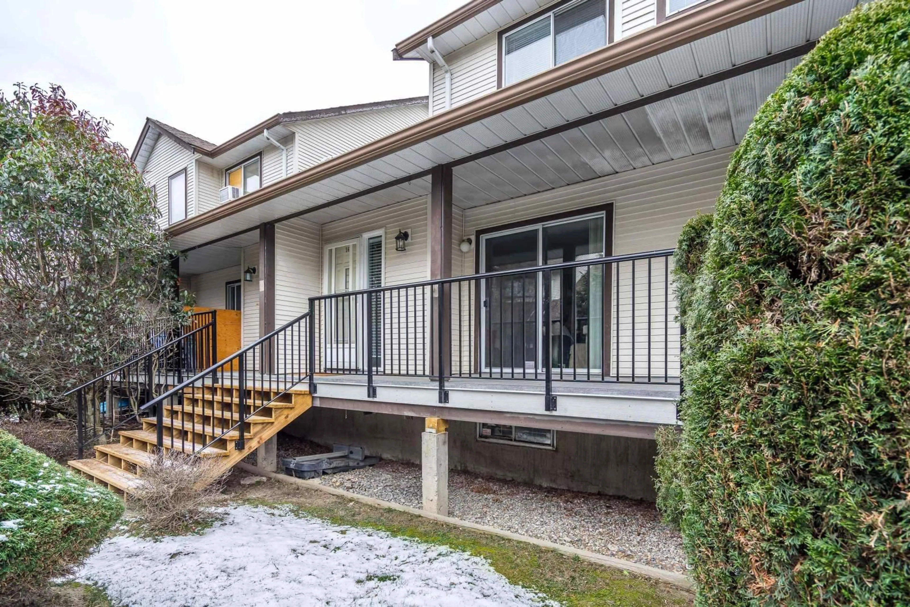 Patio, street for 56 45740 THOMAS ROAD|Vedder Crossing, Chilliwack British Columbia V2R3V9