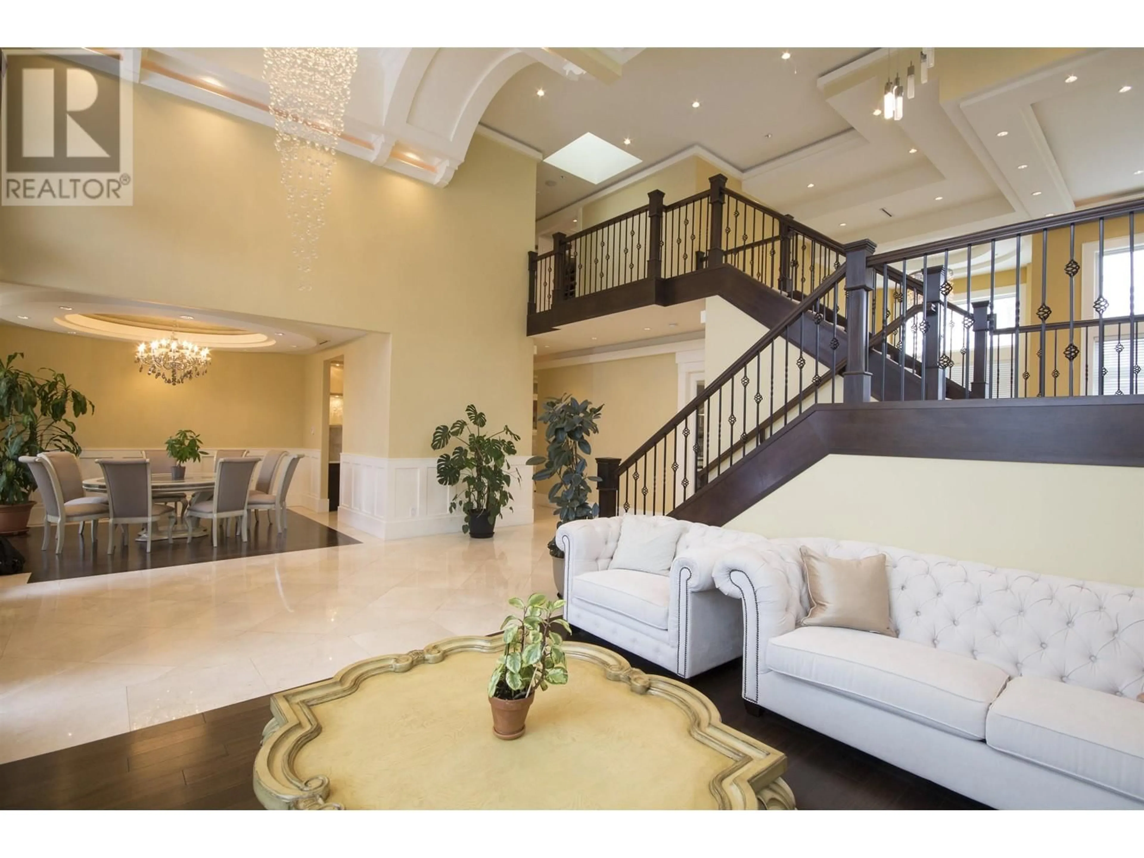 Indoor foyer for 7928 SUNNYHOLME CRESCENT, Richmond British Columbia V6Y1G7