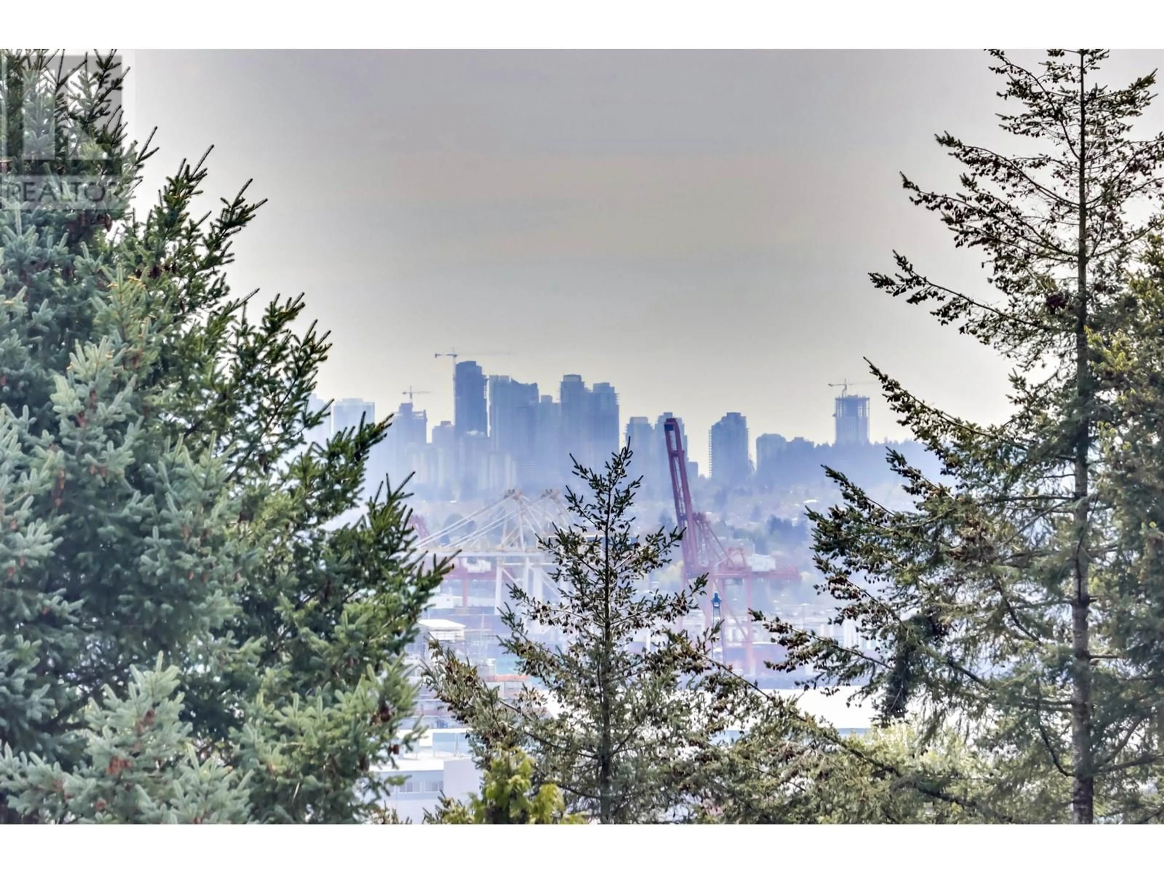Blurry image for 1110 - 2012 FULLERTON AVENUE, North Vancouver British Columbia V7P3E3