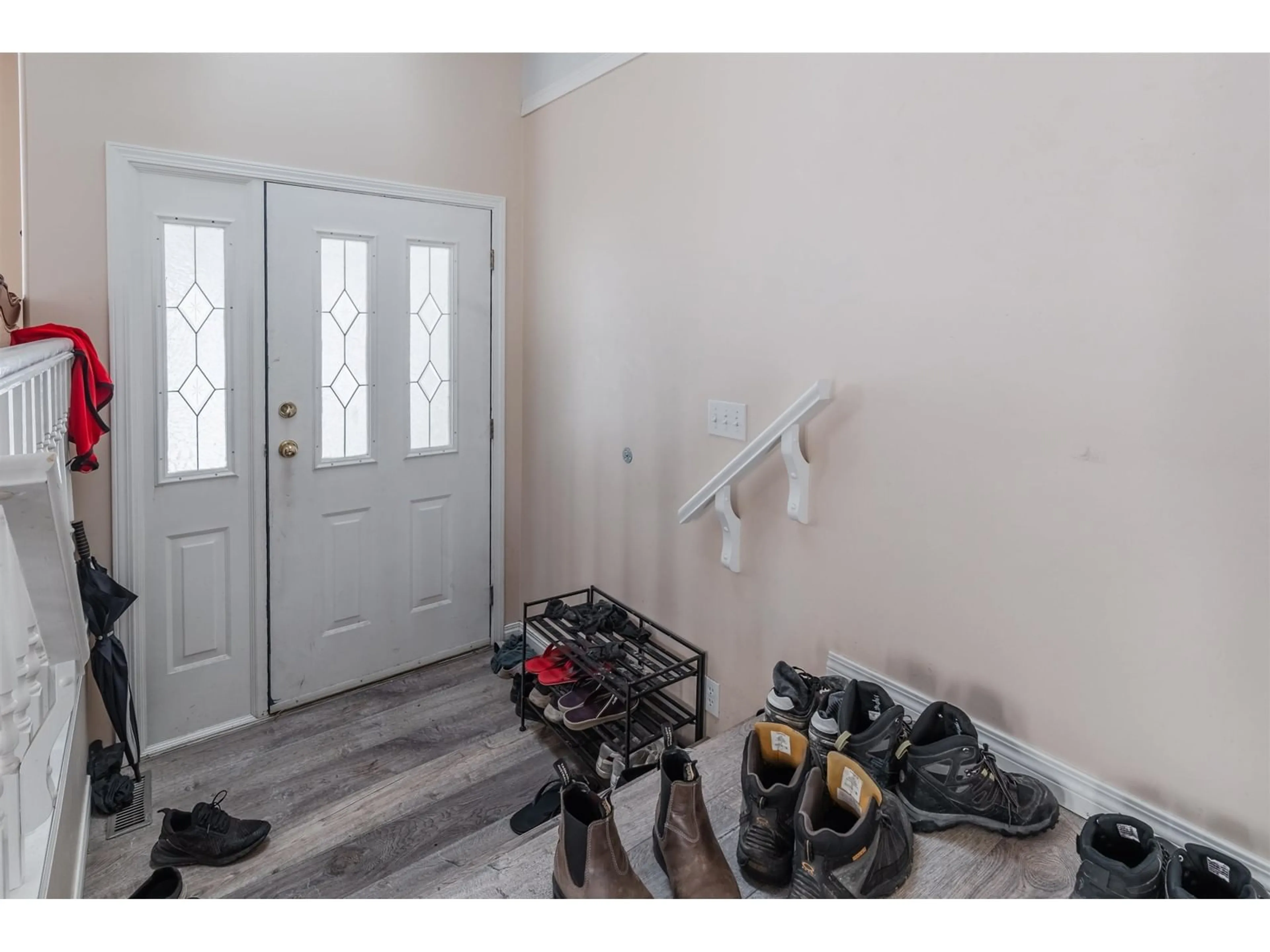 Indoor entryway for 2907 CROSSLEY DRIVE, Abbotsford British Columbia V2T5H1