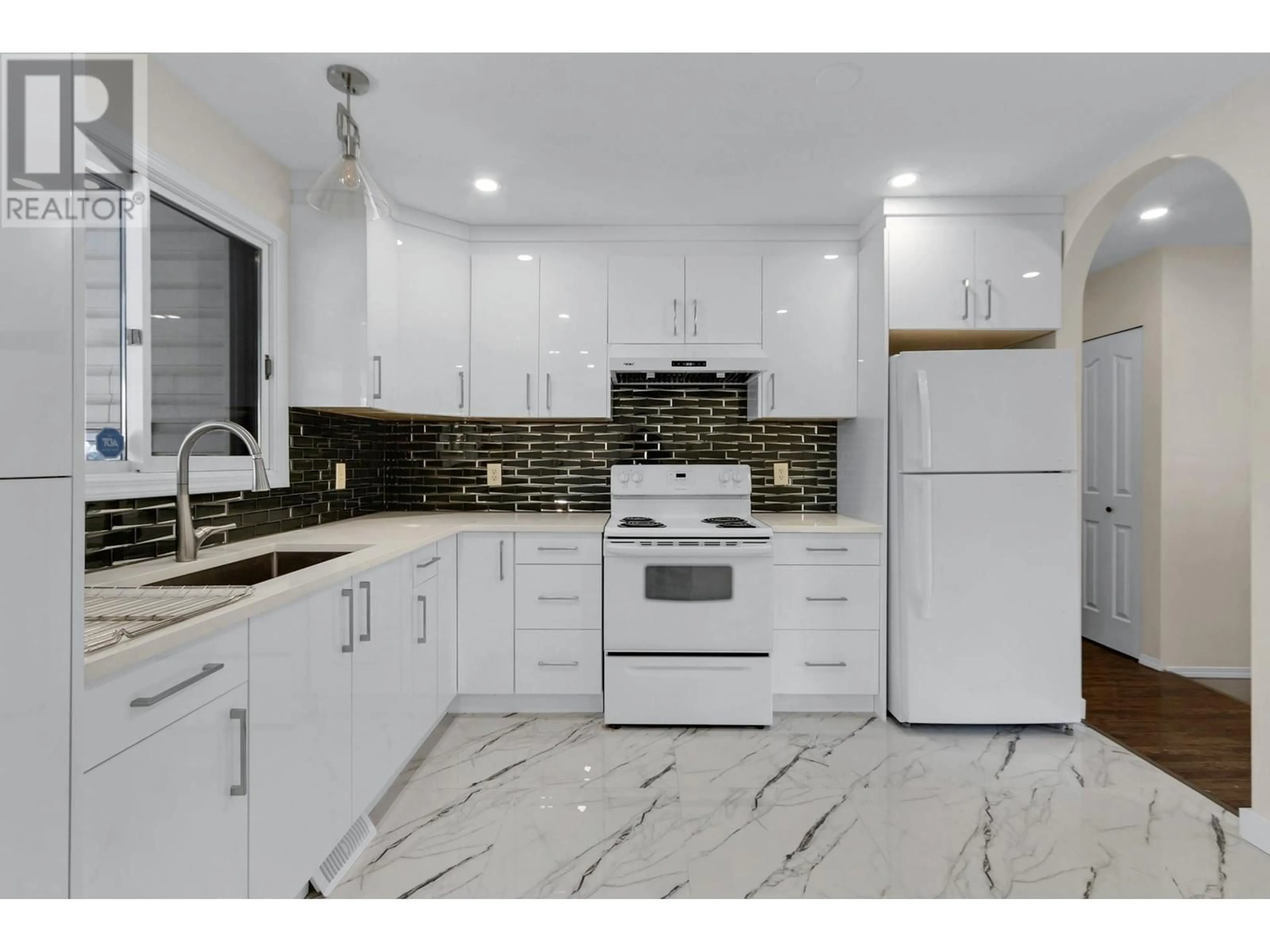 Standard kitchen, ceramic/tile floor for 111 CRIEFF PLACE, Prince George British Columbia V2M6W3