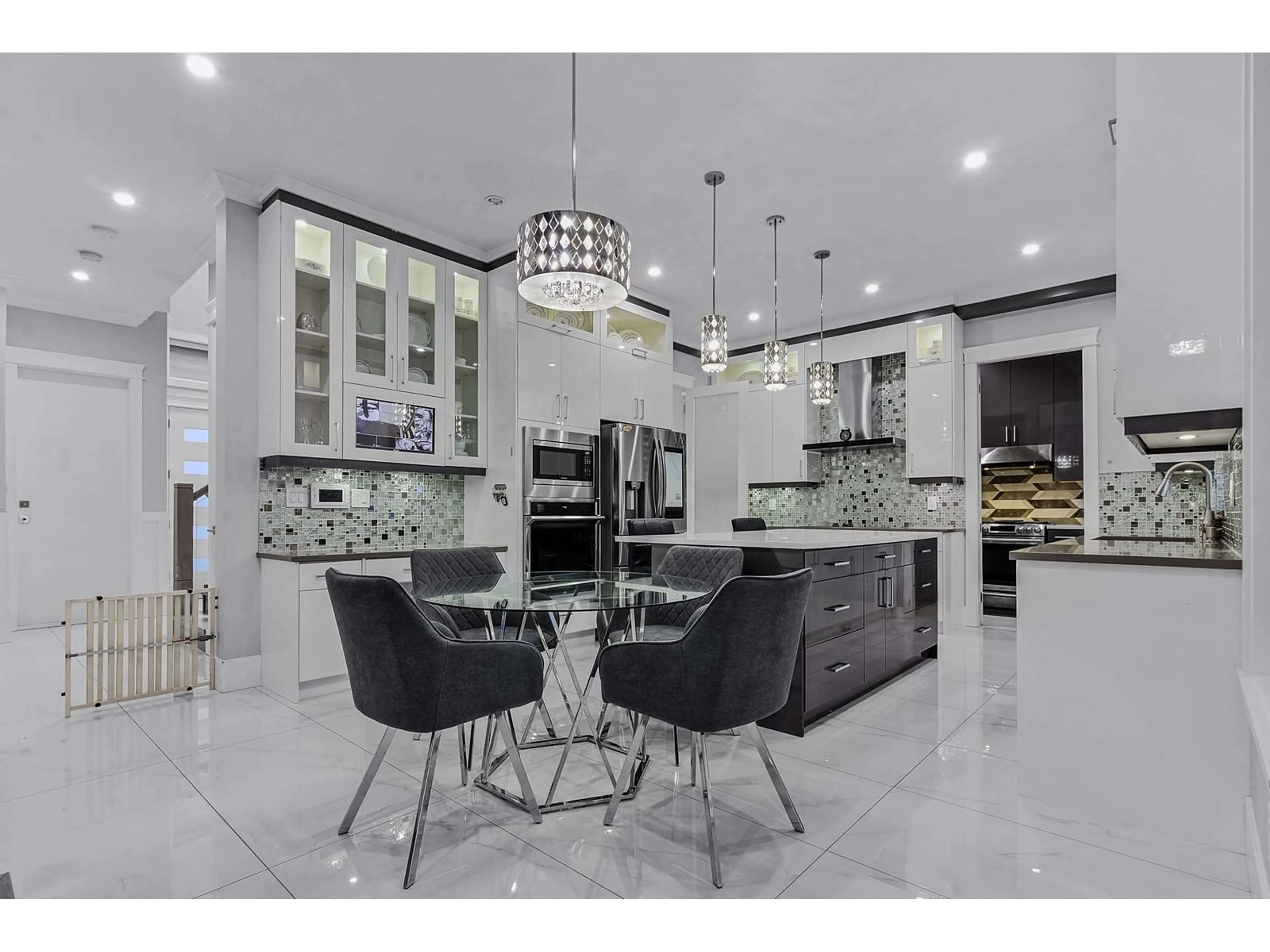 Contemporary kitchen, ceramic/tile floor for 2699 PLATFORM, Abbotsford British Columbia V4X0B8