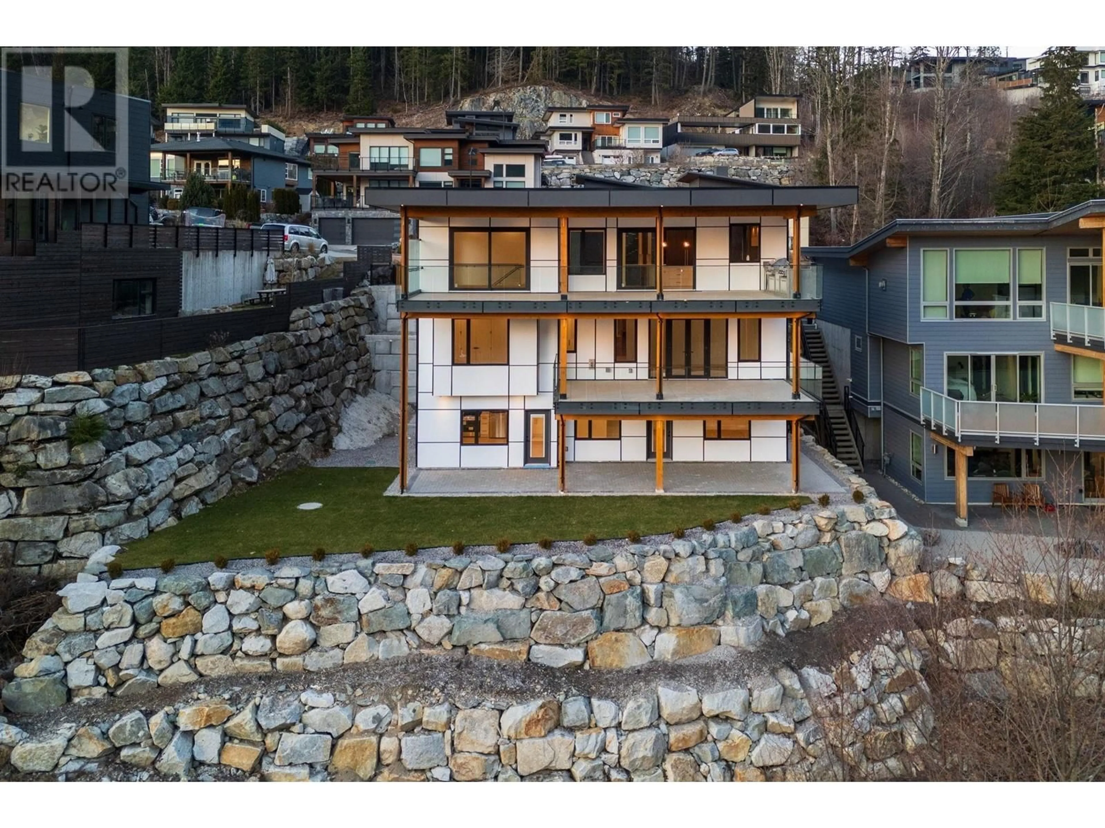 A pic from outside/outdoor area/front of a property/back of a property/a pic from drone, building for 2216 WINDSAIL PLACE, Squamish British Columbia V8B0T6