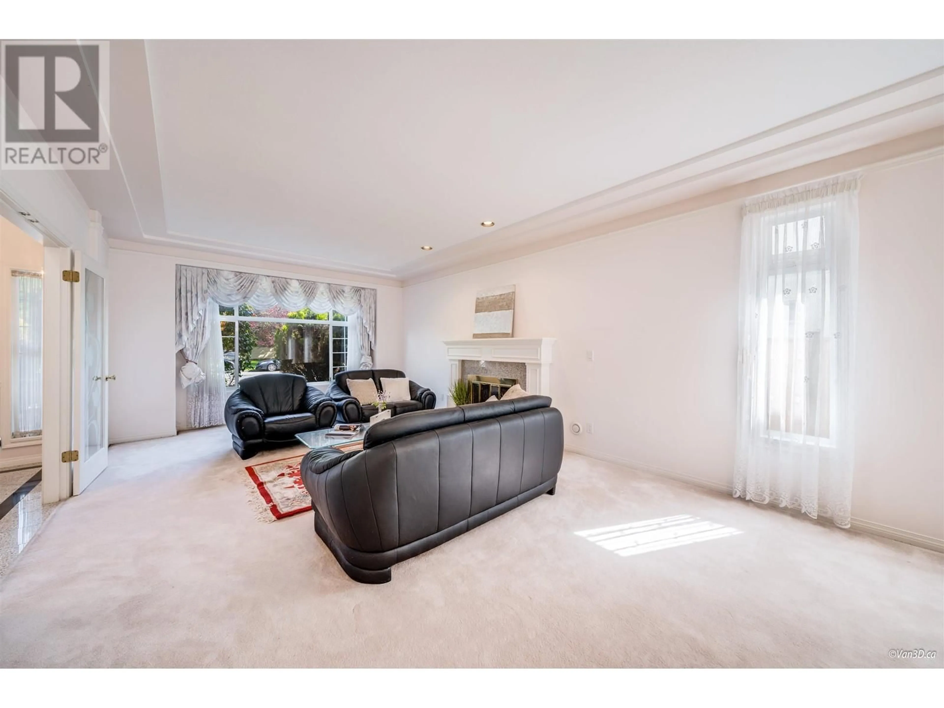 Living room with furniture, carpet floor for 3580 SPRINGFIELD DRIVE, Richmond British Columbia V7E1Z4