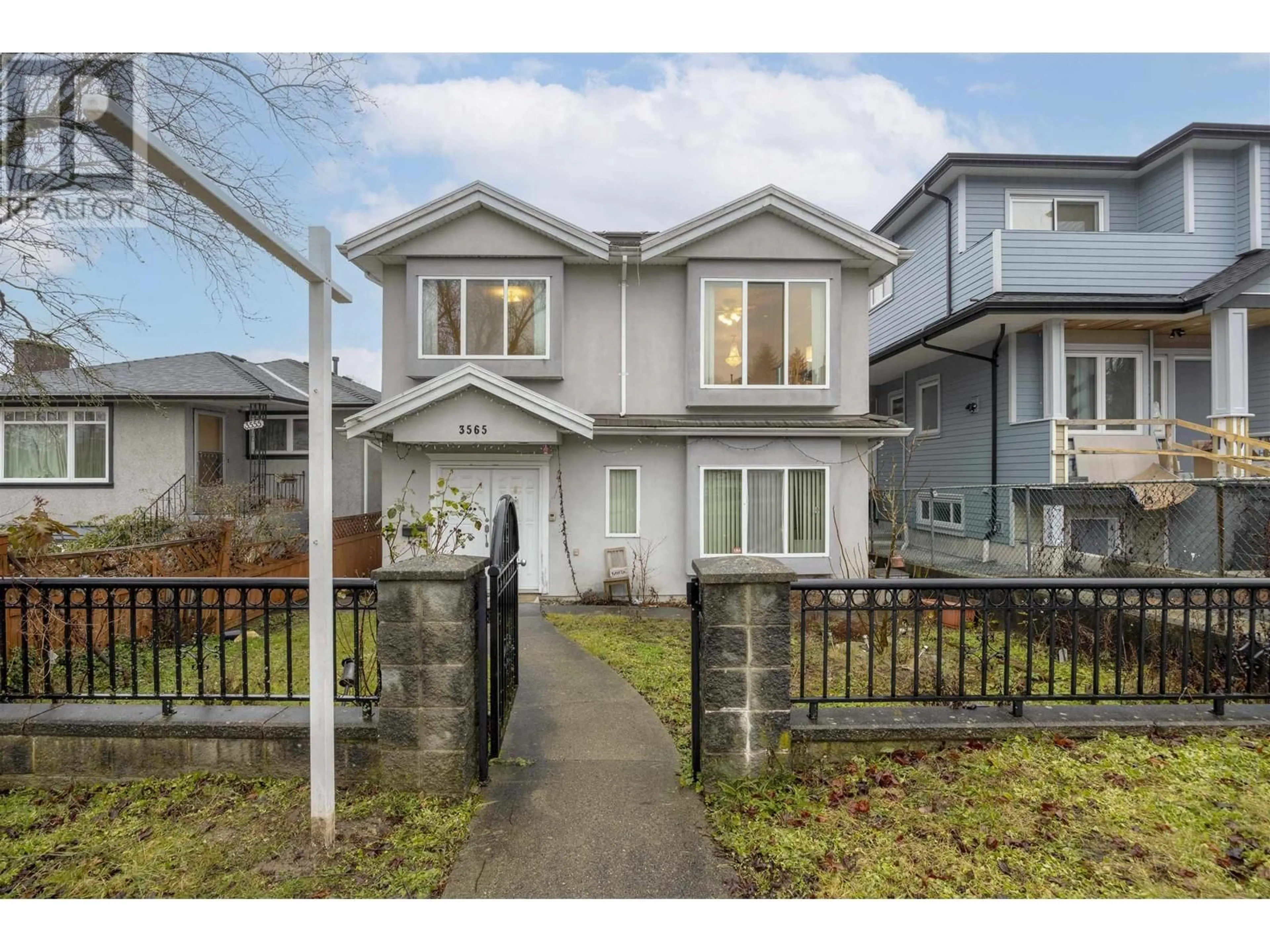 Home with vinyl exterior material, street for 3565 E 28TH AVENUE, Vancouver British Columbia V5R1T4