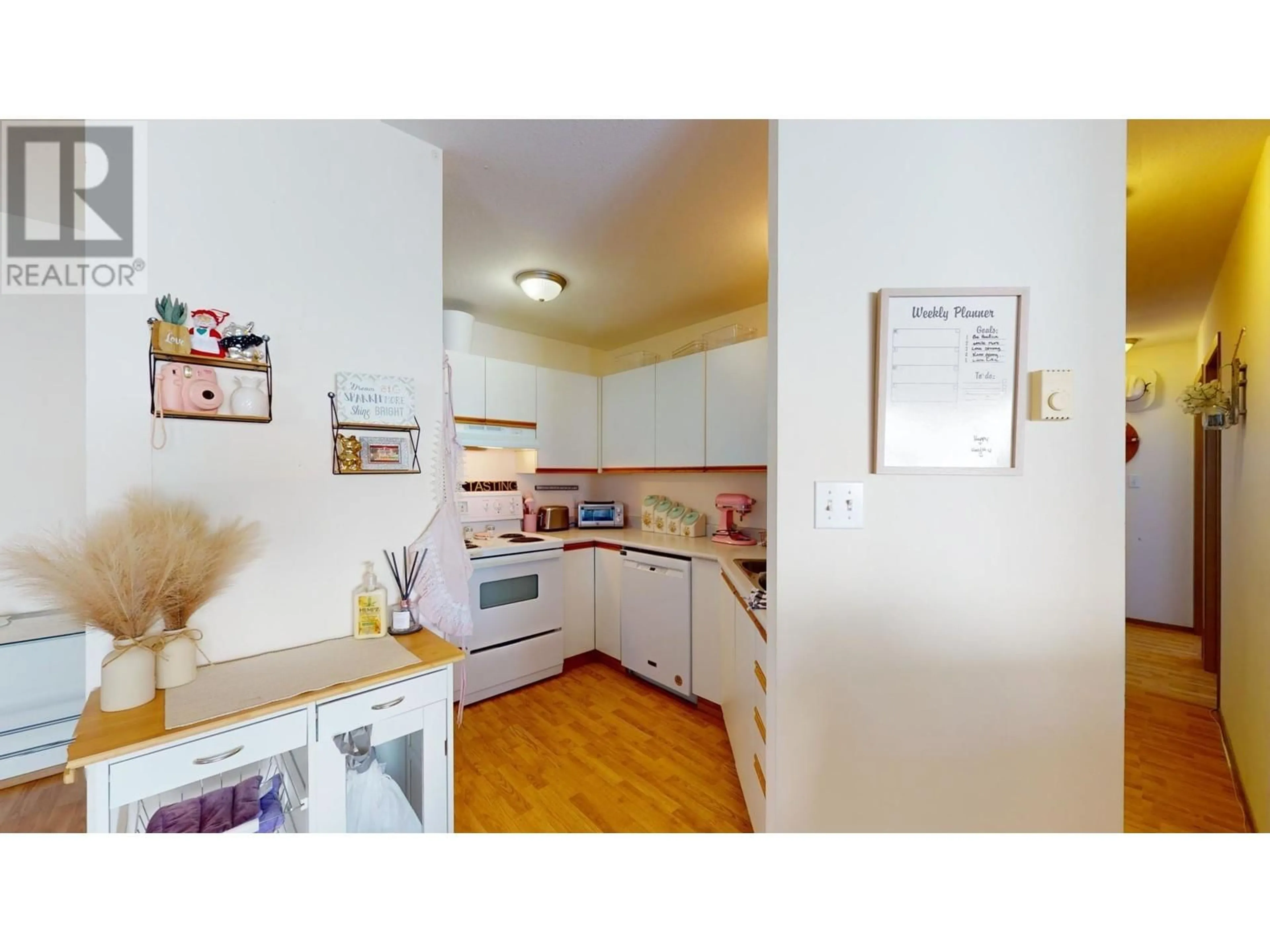 Standard kitchen, unknown for B7 389 HILL STREET, Quesnel British Columbia V2J1S8