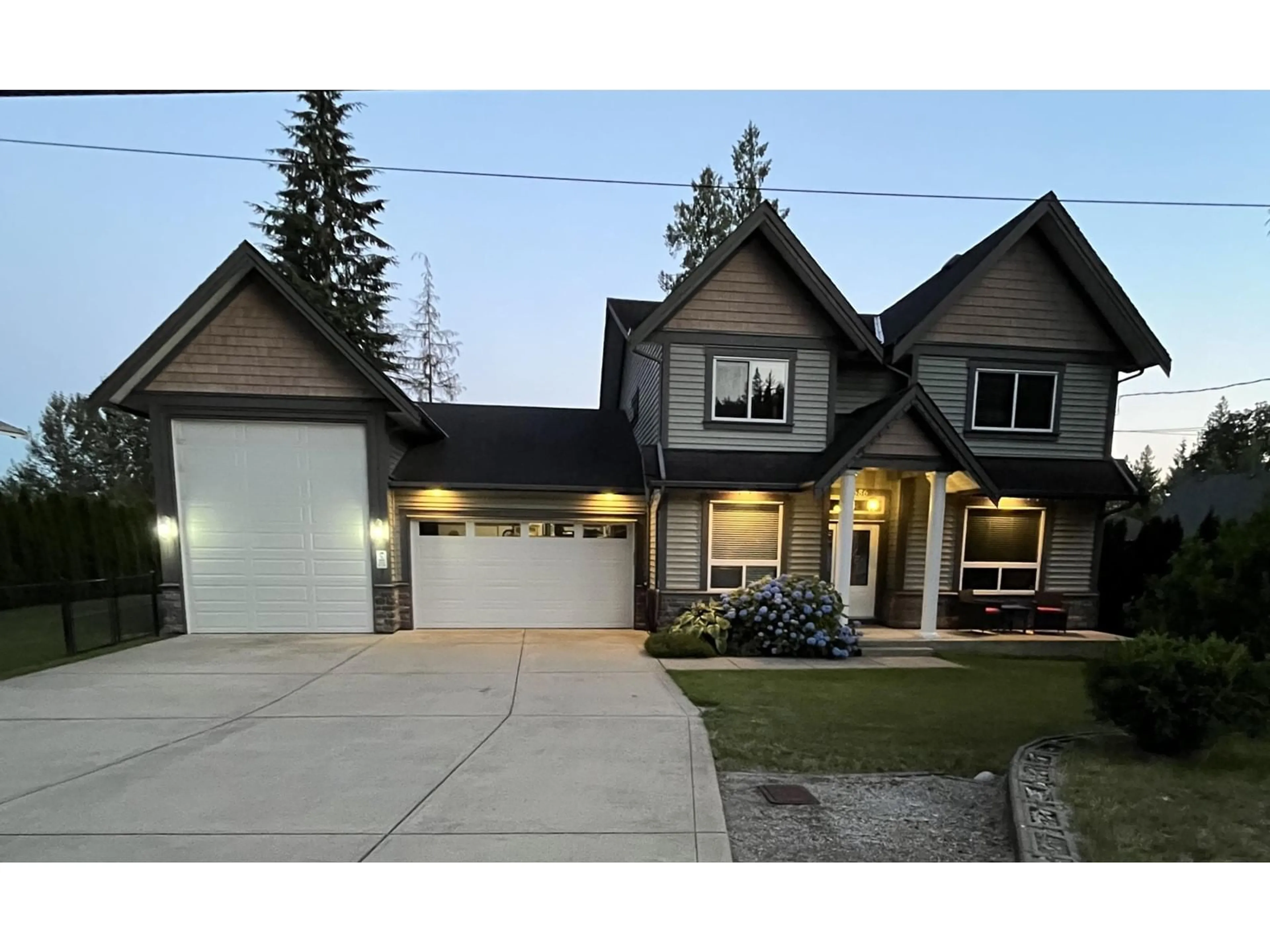 Home with vinyl exterior material, street for 31686 BENCH, Mission British Columbia V4S1E6