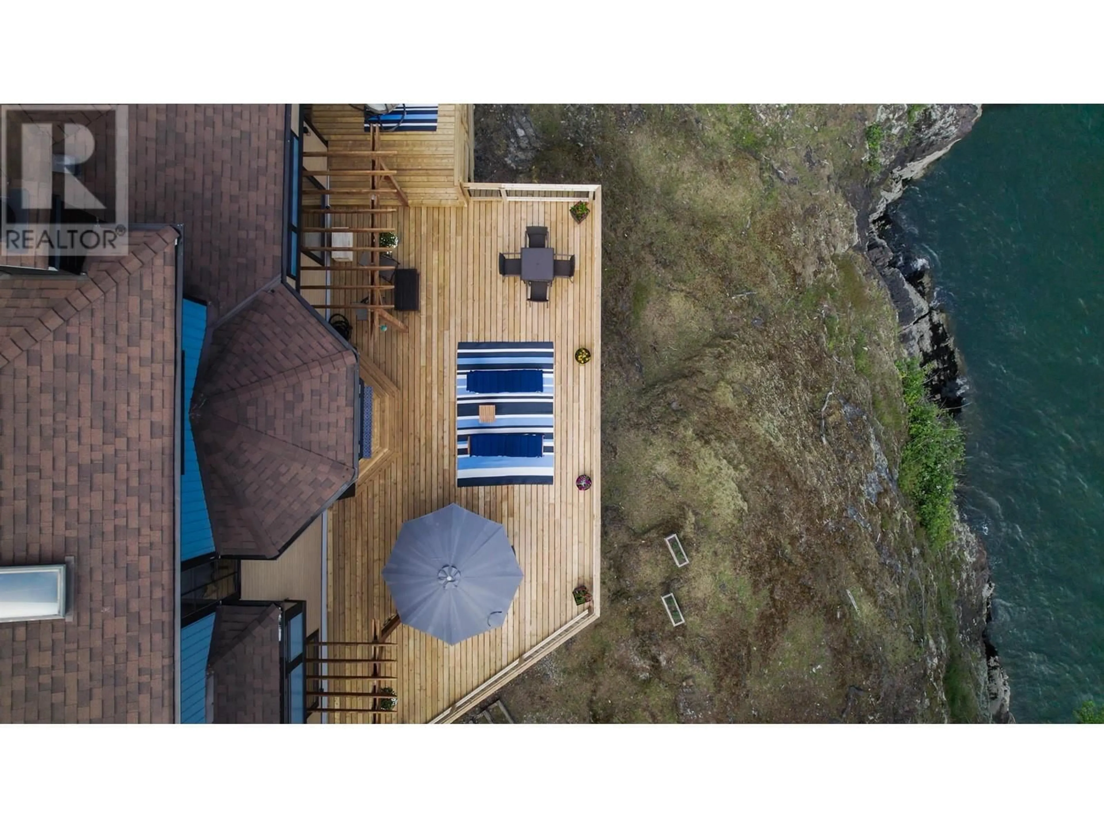 A pic from outside/outdoor area/front of a property/back of a property/a pic from drone, unknown for 1531 EAGLE CLIFF ROAD, Bowen Island British Columbia V0N1G1