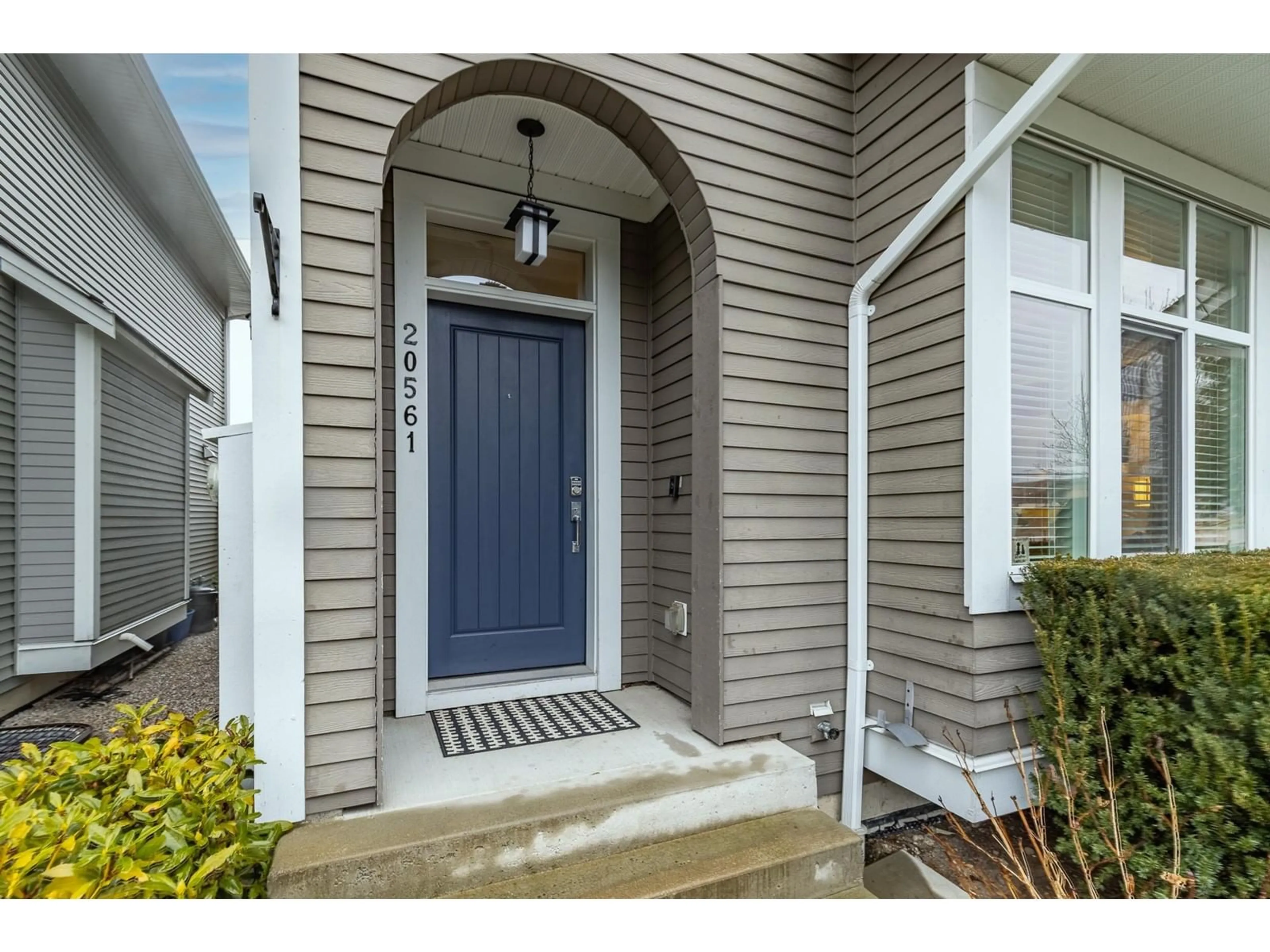 Indoor entryway for 20561 84TH AVENUE, Langley British Columbia V2Y0P4