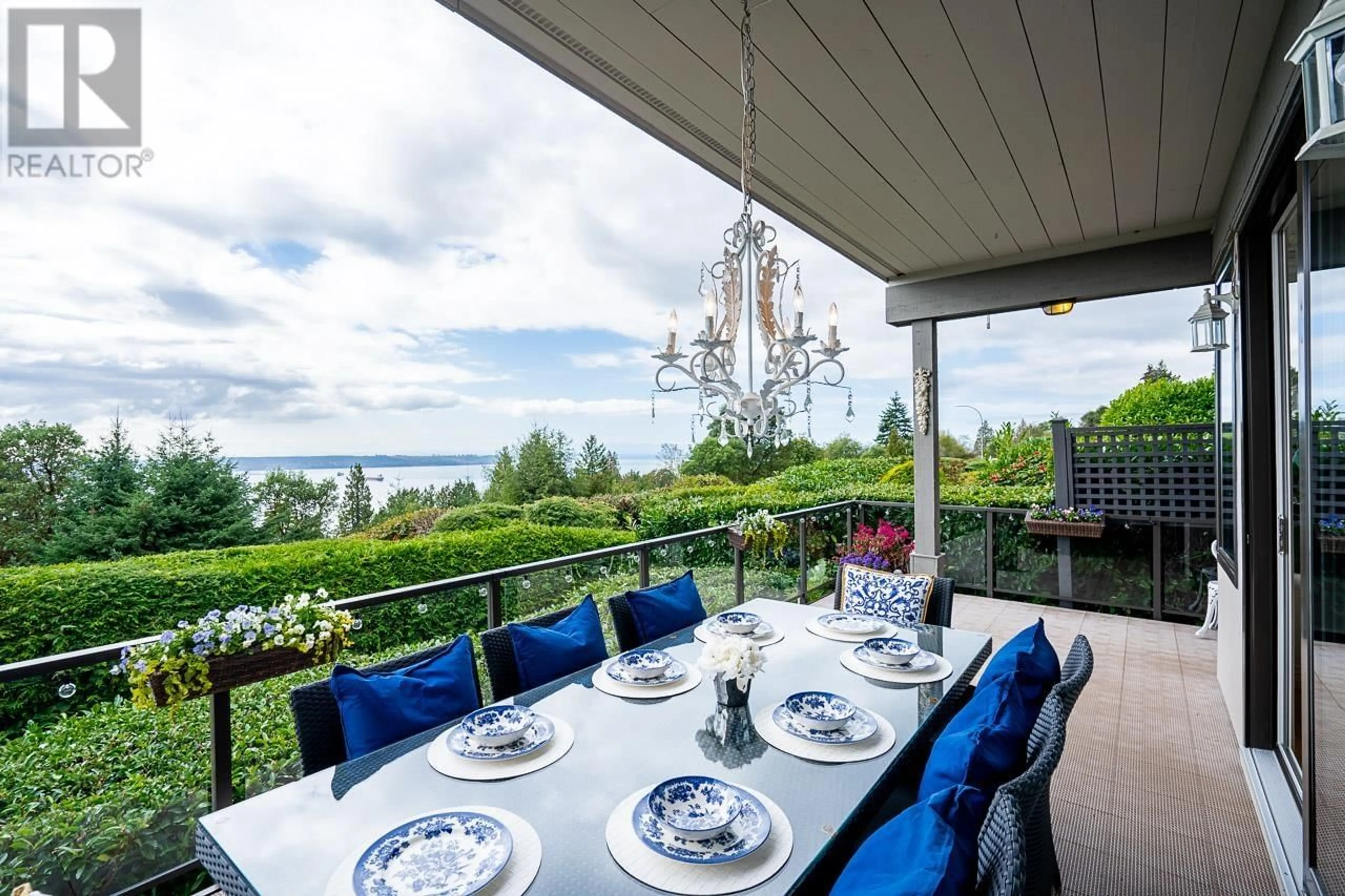 Patio, water/lake/river/ocean view for 5 2206 FOLKESTONE WAY, West Vancouver British Columbia V7V1B2