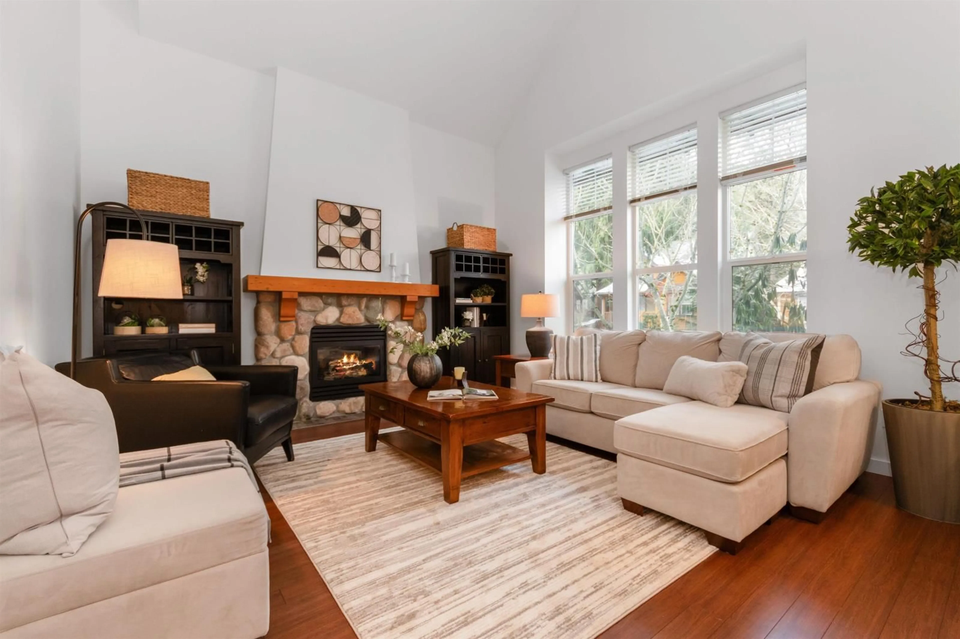 Living room with furniture, unknown for 43610 COTTON TAIL CROSSING|Cultus Lake S, Lindell Beach British Columbia V2R0E1