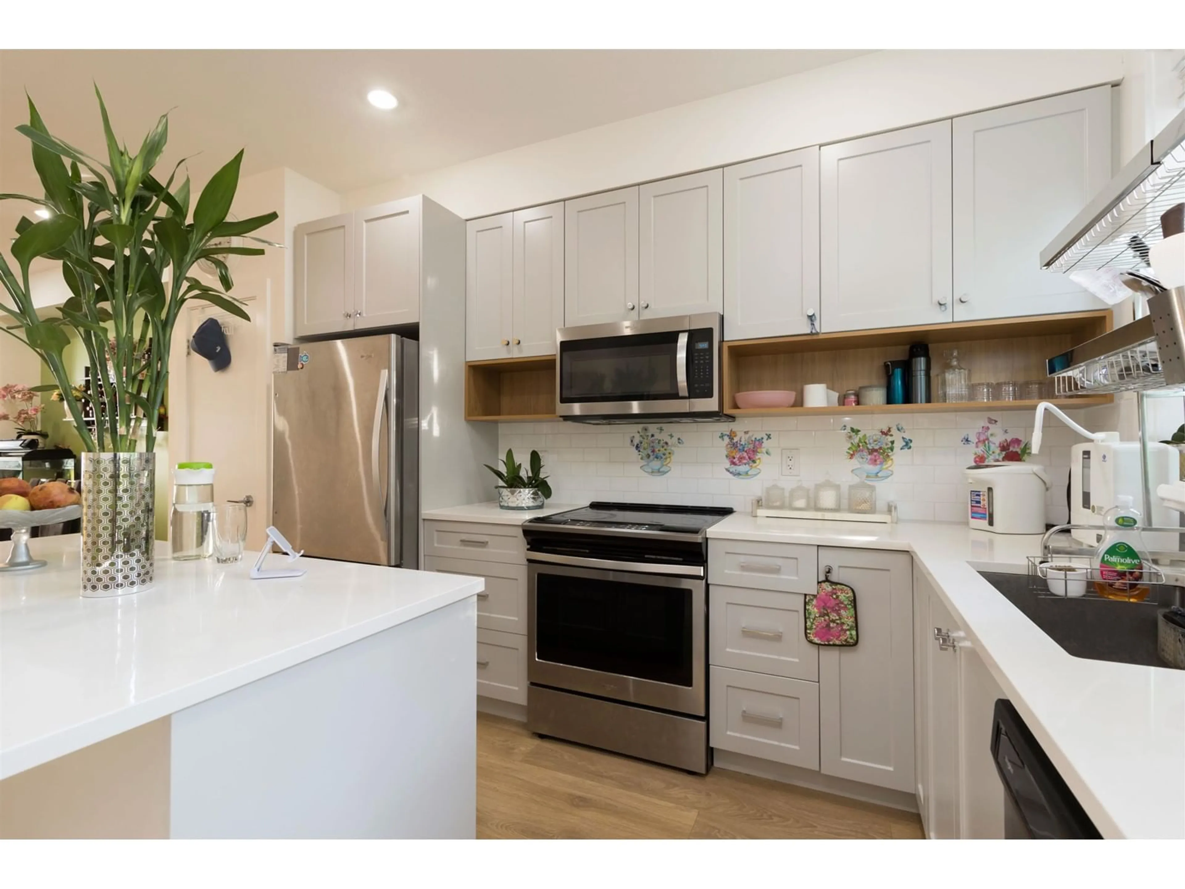 Open concept kitchen, unknown for 46 27735 ROUNDHOUSE DRIVE, Aberdeen British Columbia V4X0B9