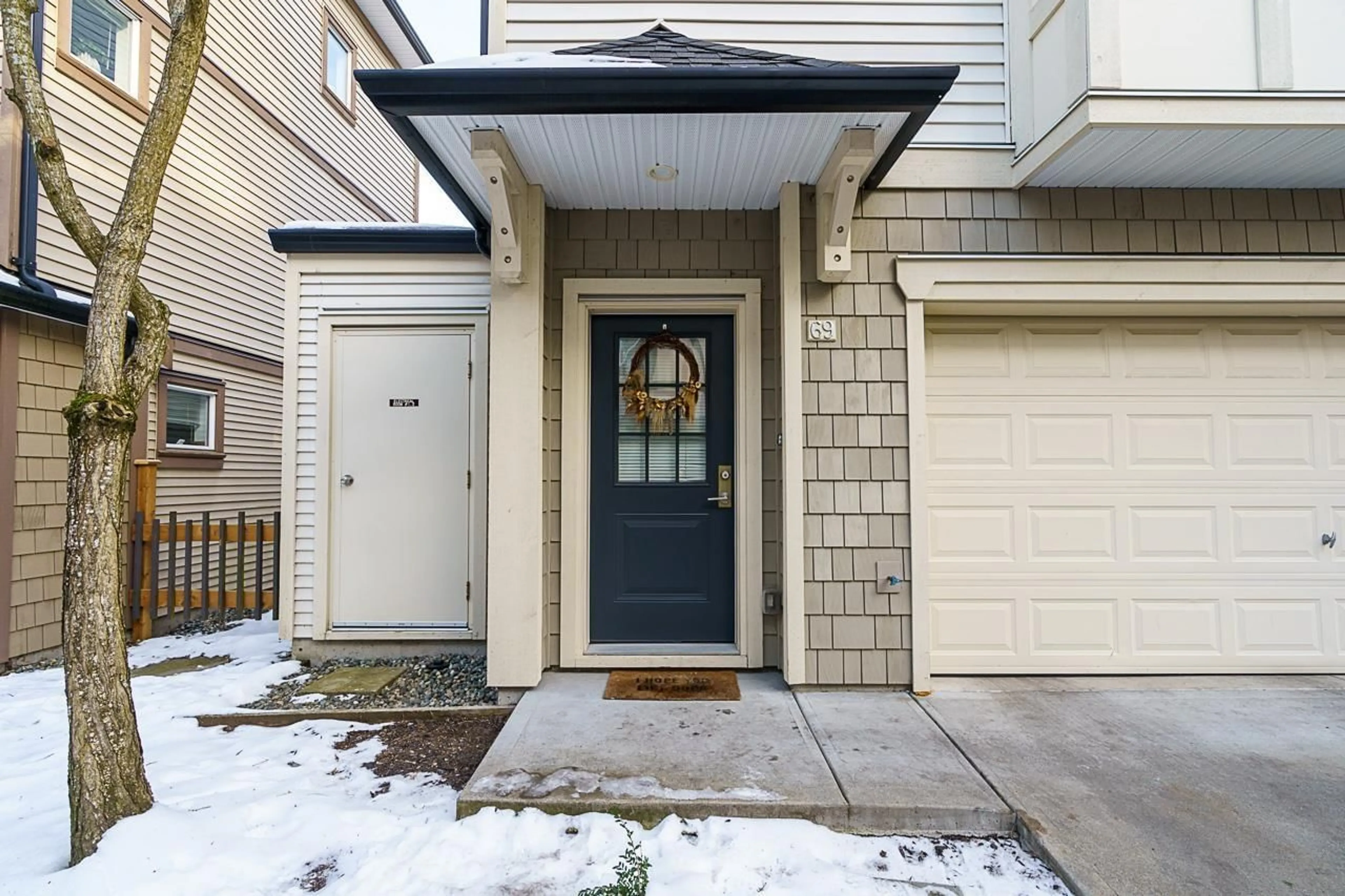 Indoor entryway for 69 7848 209 STREET, Langley British Columbia V2Y0M4