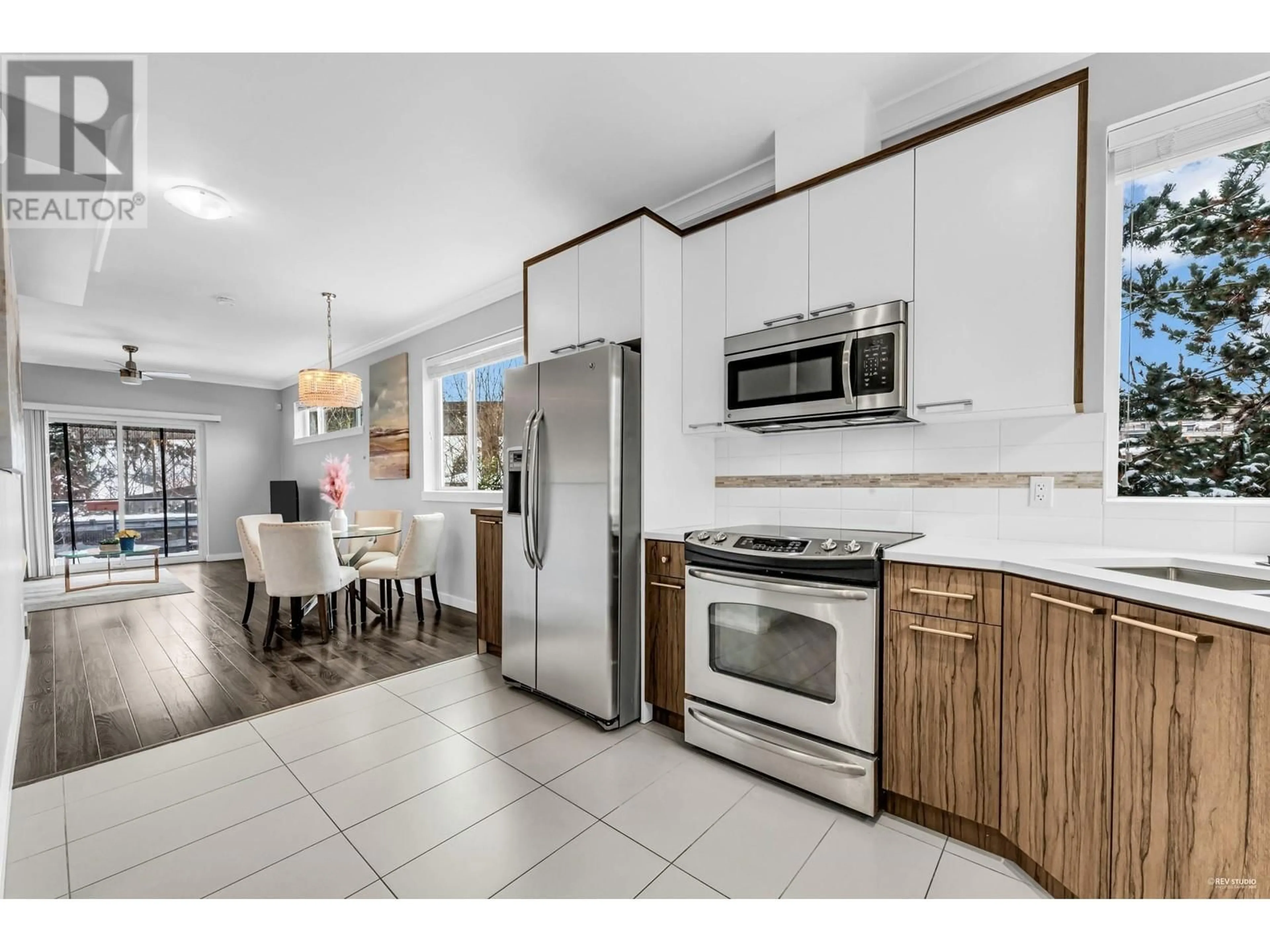 Open concept kitchen, ceramic/tile floor for 316 7533 GILLEY AVENUE, Burnaby British Columbia V5J0E8