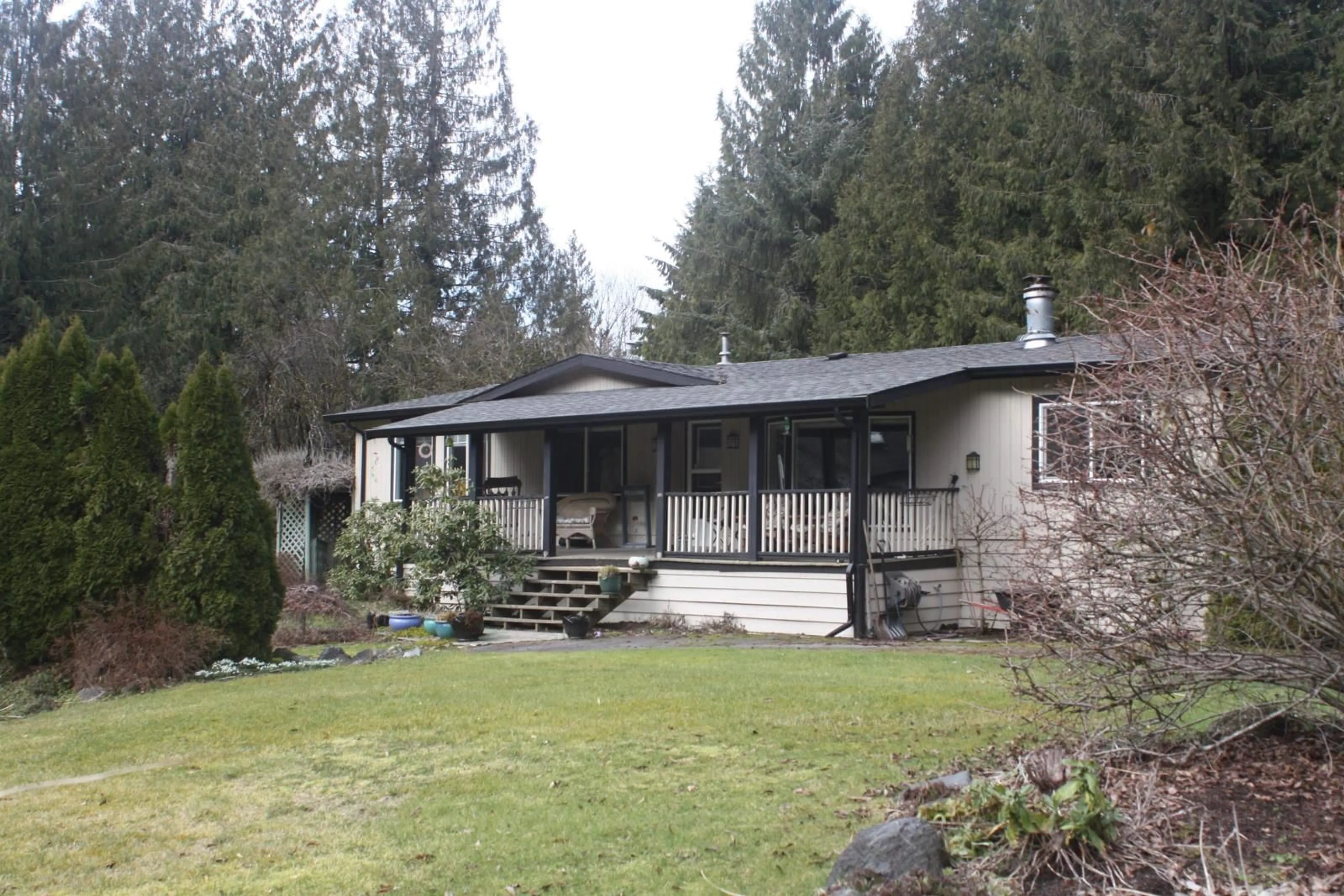 Home with vinyl exterior material, unknown for 49265 BELL ACRES ROAD, Chilliwack British Columbia V4Z1C1