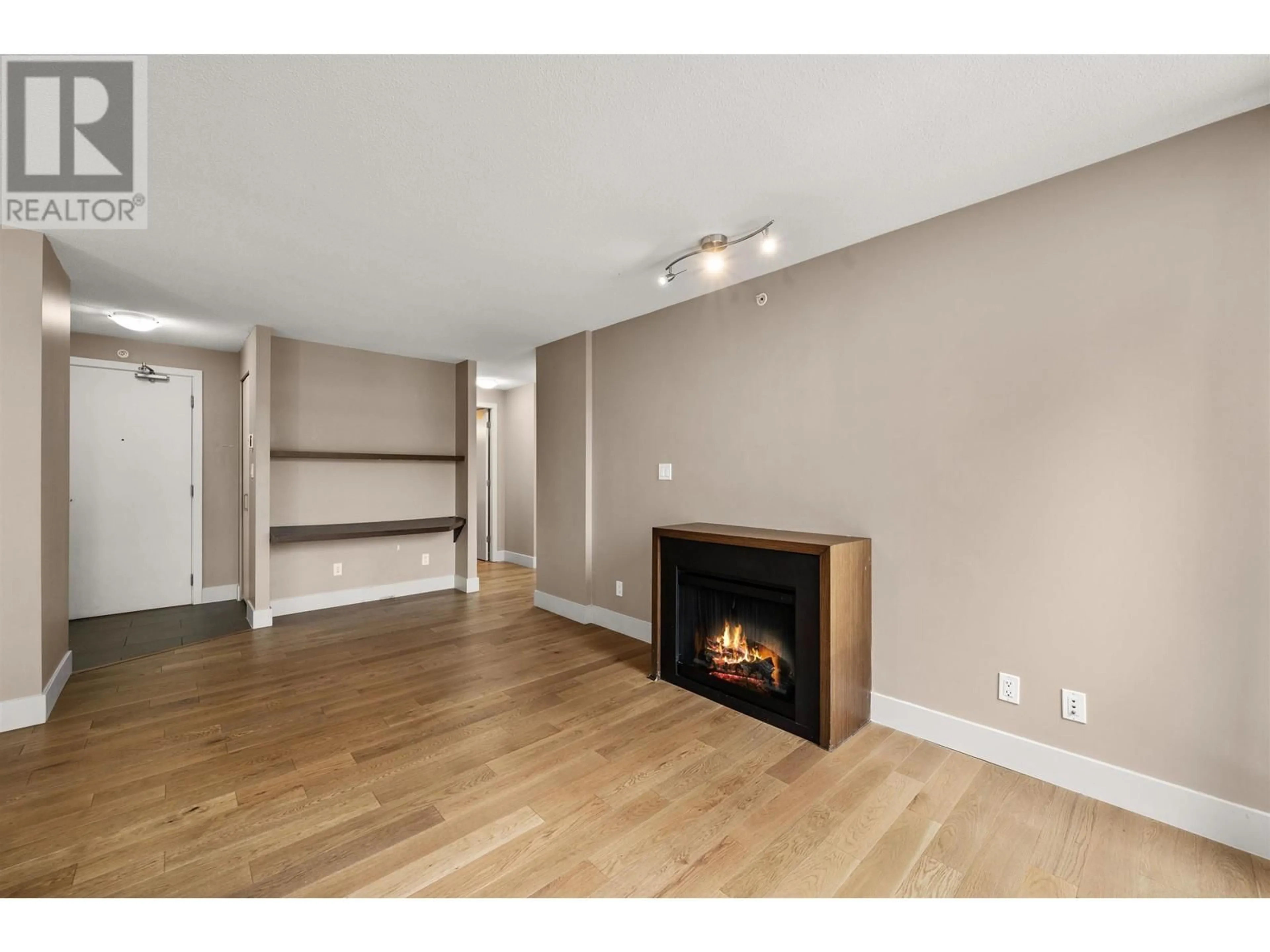 A pic of a room for 204 2959 GLEN DRIVE, Coquitlam British Columbia V3B0B8