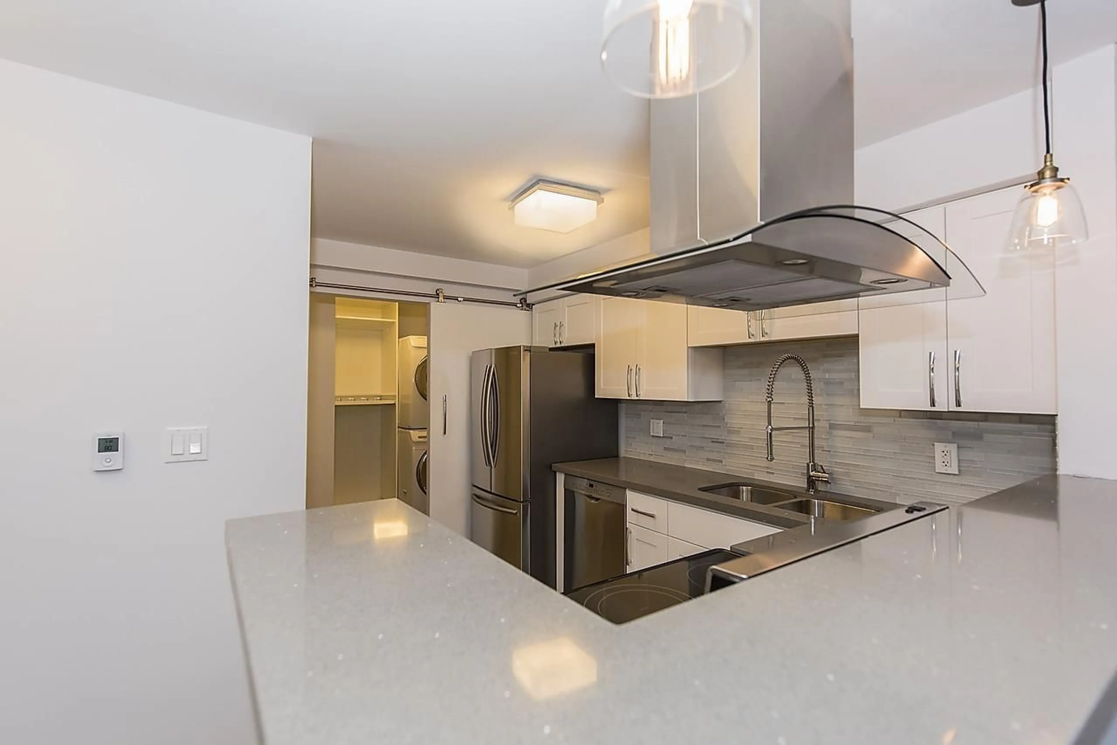 Standard kitchen, unknown for 108 17661 58A AVENUE, Surrey British Columbia V3S1N4