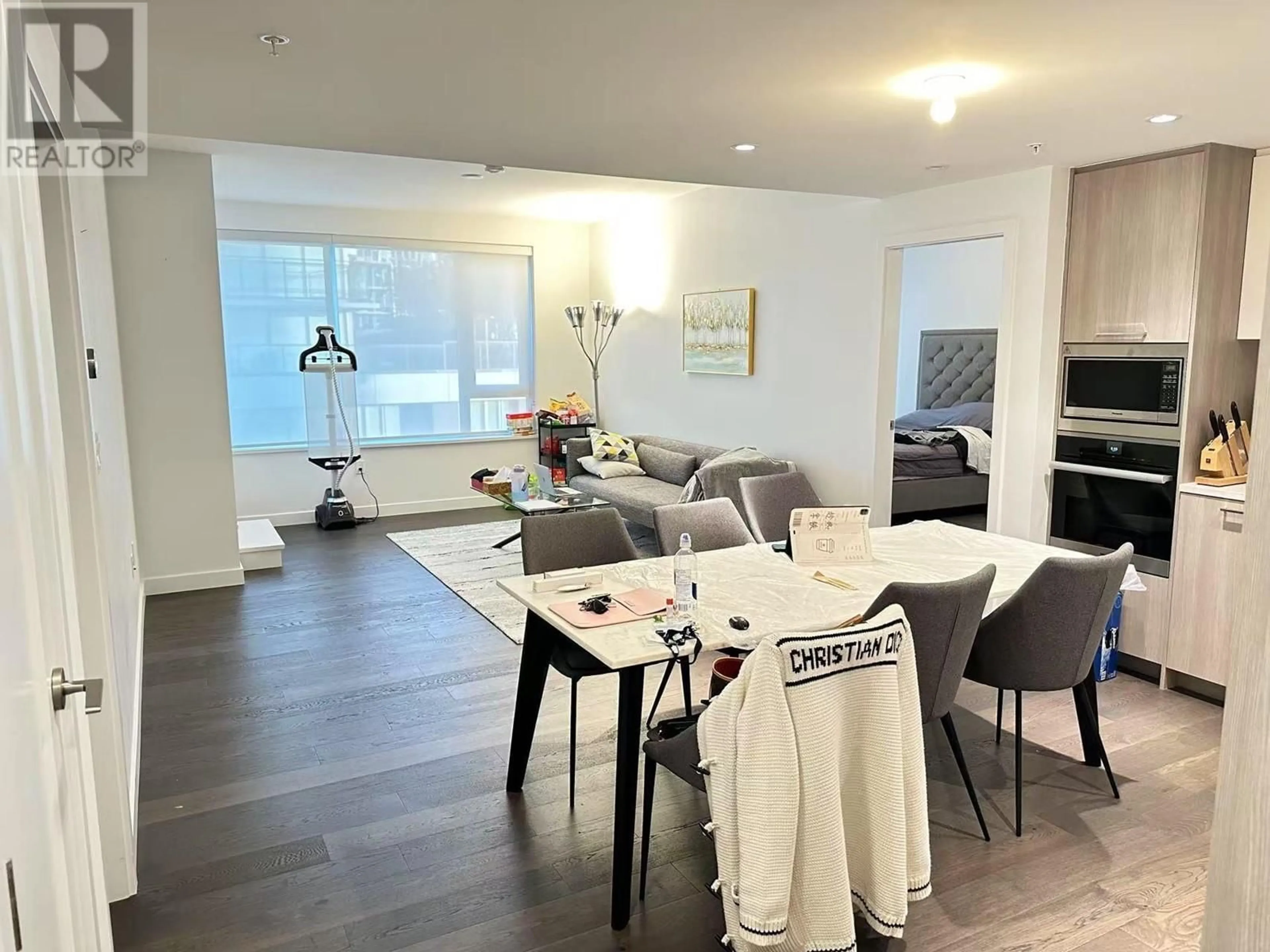 A pic of a room for 1010 - 8160 MCMYN WAY, Richmond British Columbia V6X0V2