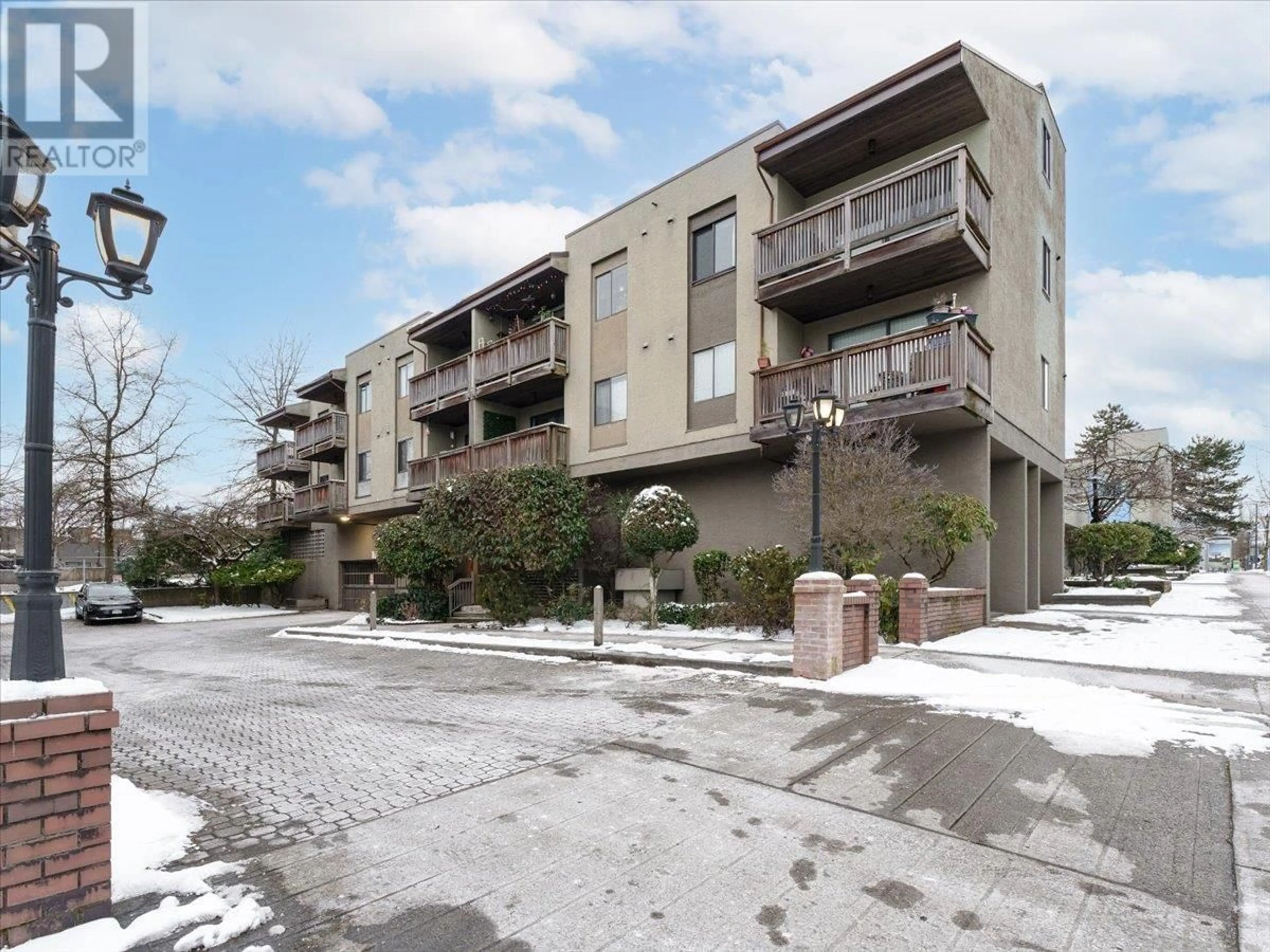 Patio, street for 206 1202 LONDON STREET, New Westminster British Columbia V3M5Z6