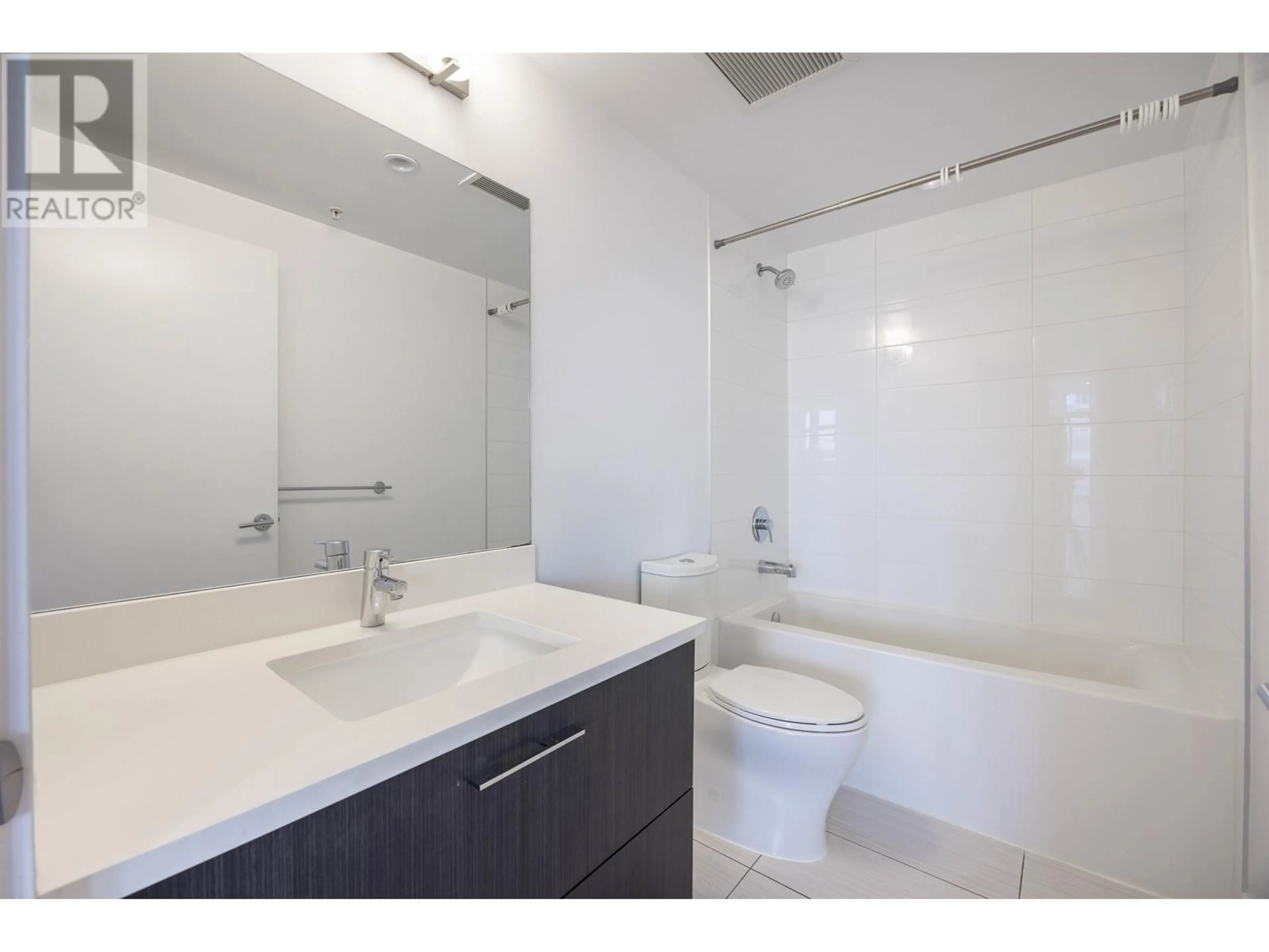 Standard bathroom, ceramic/tile floor for 101 518 WHITING WAY, Coquitlam British Columbia V3J0H7