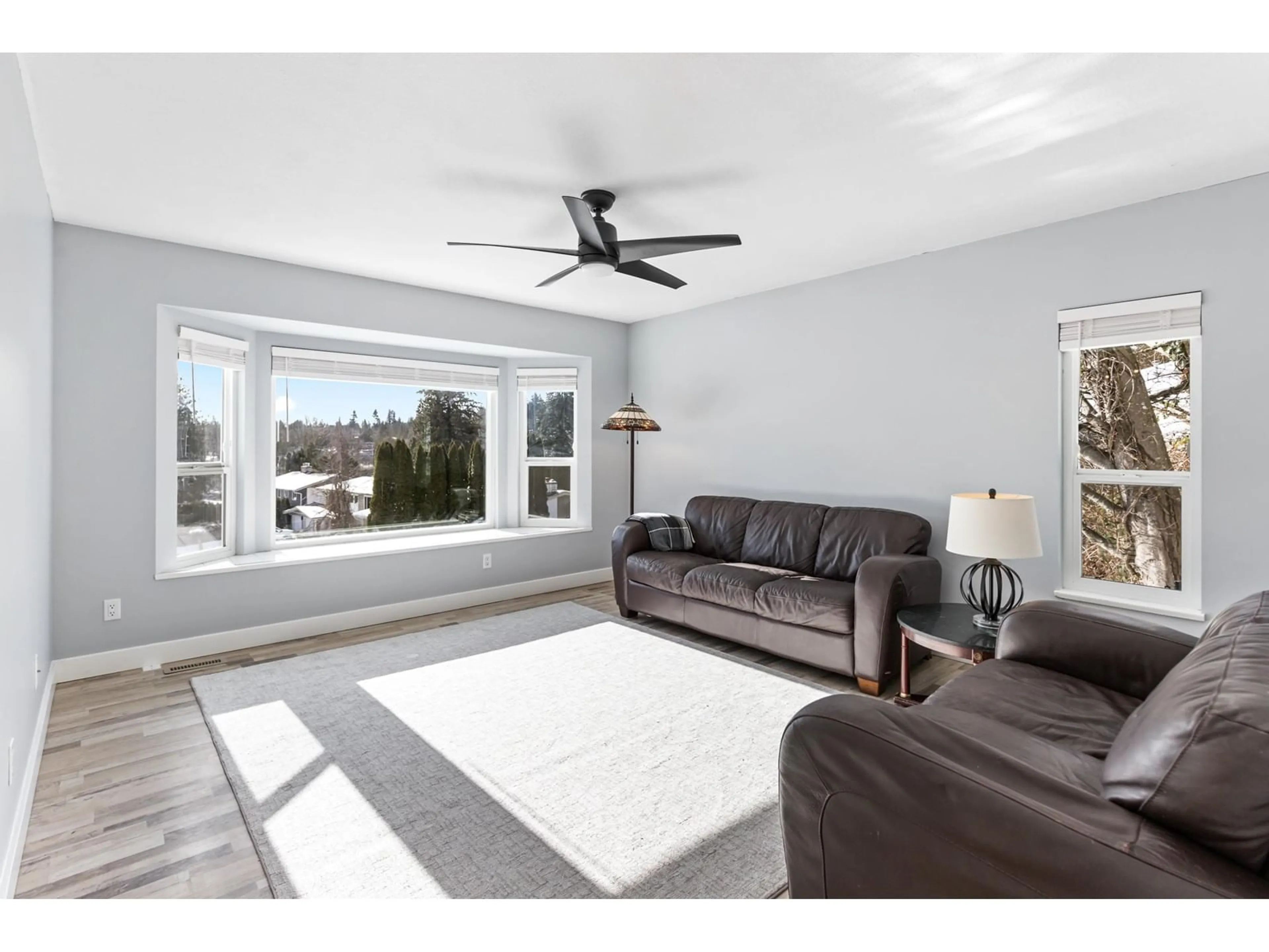 Living room with furniture, unknown for 2263 SENTINEL DRIVE, Abbotsford British Columbia V2S5C9