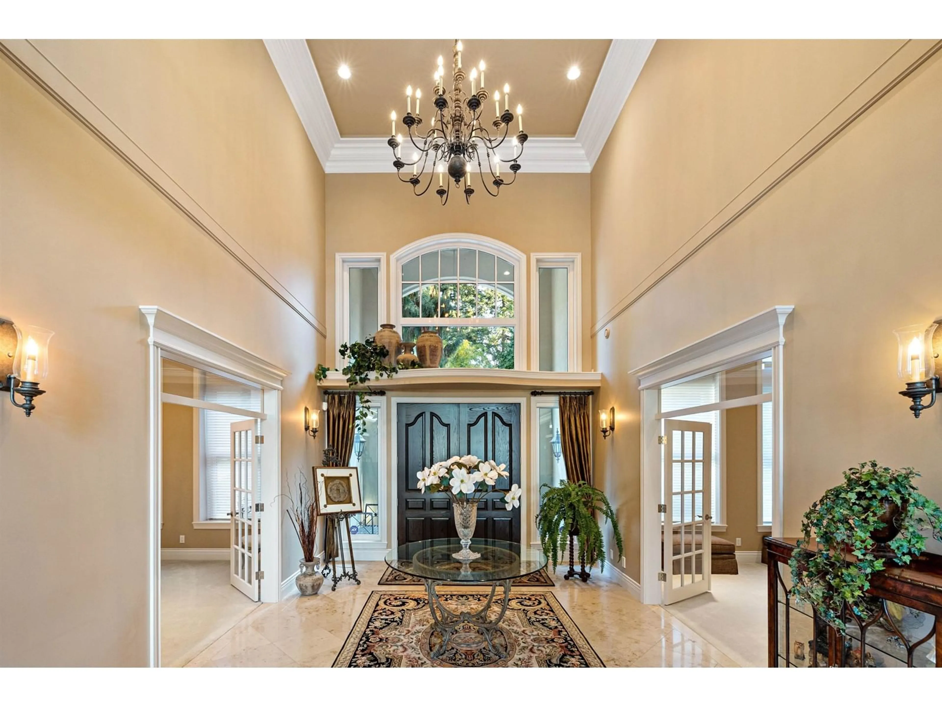 Indoor foyer for 13375 CRESCENT, Surrey British Columbia V4P1J5