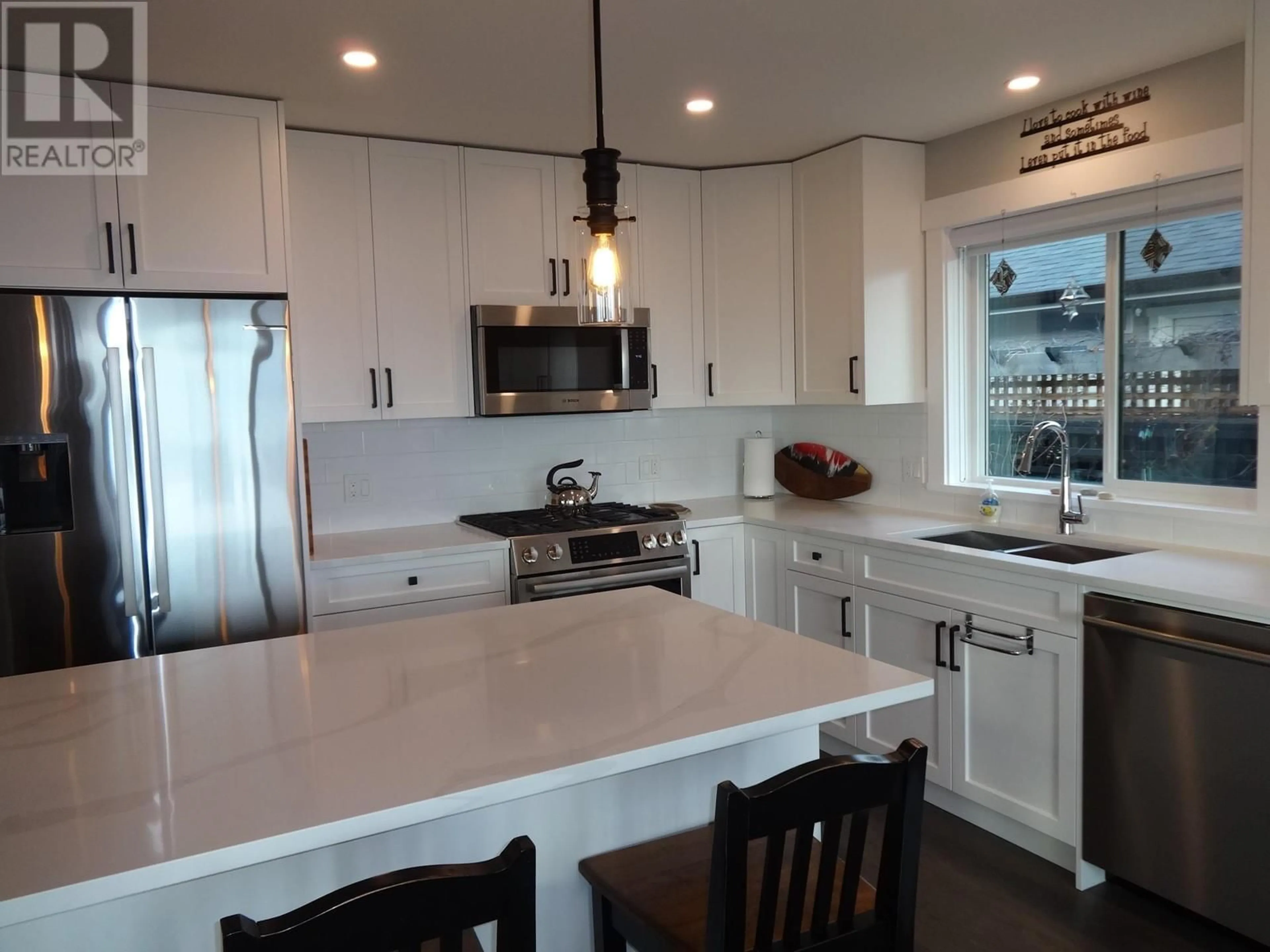 Open concept kitchen, unknown for 5620 DERBY ROAD, Sechelt British Columbia V0N3A7