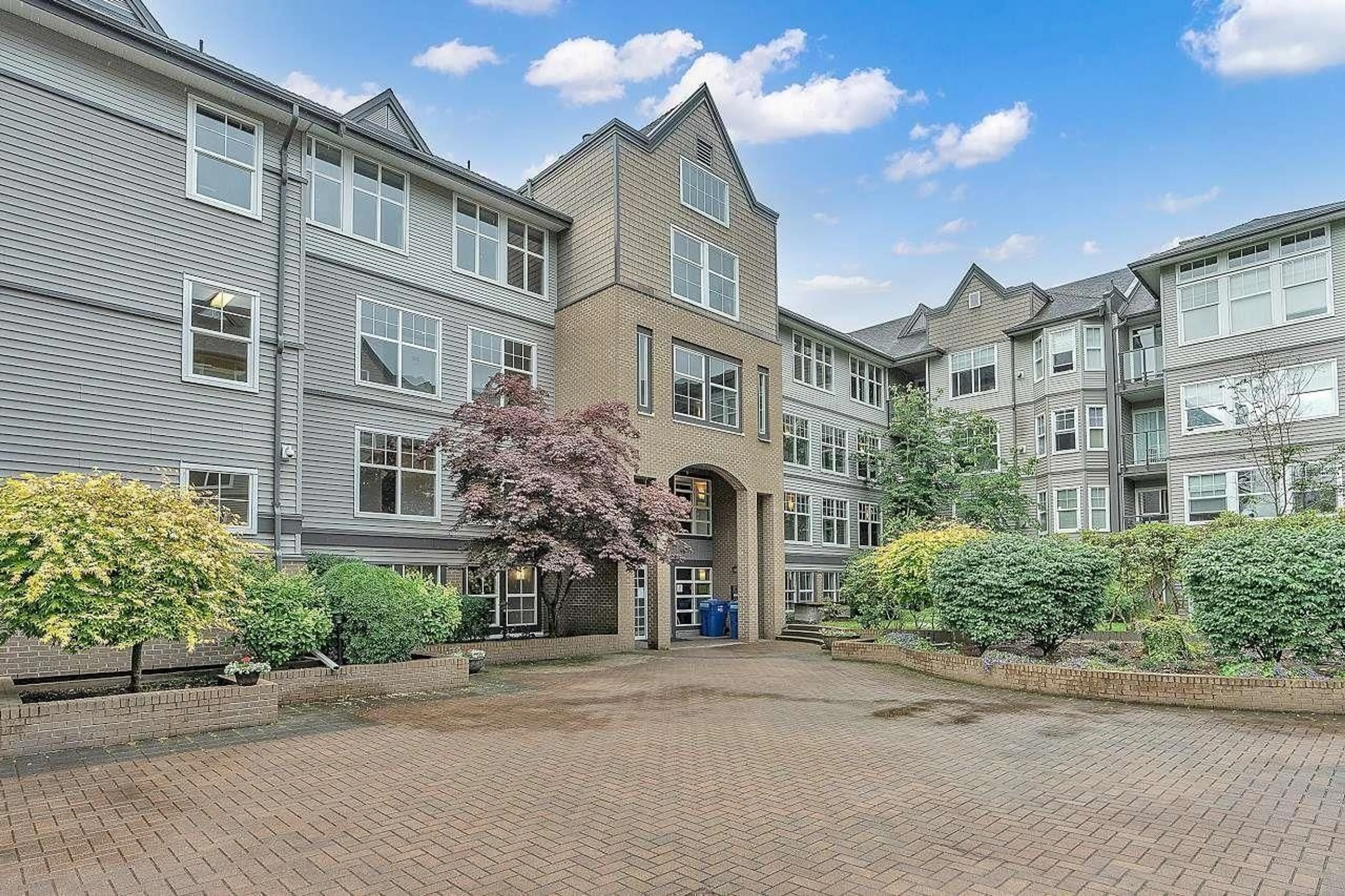 Unknown for 416 - 20200 56, Langley British Columbia V3A8S1