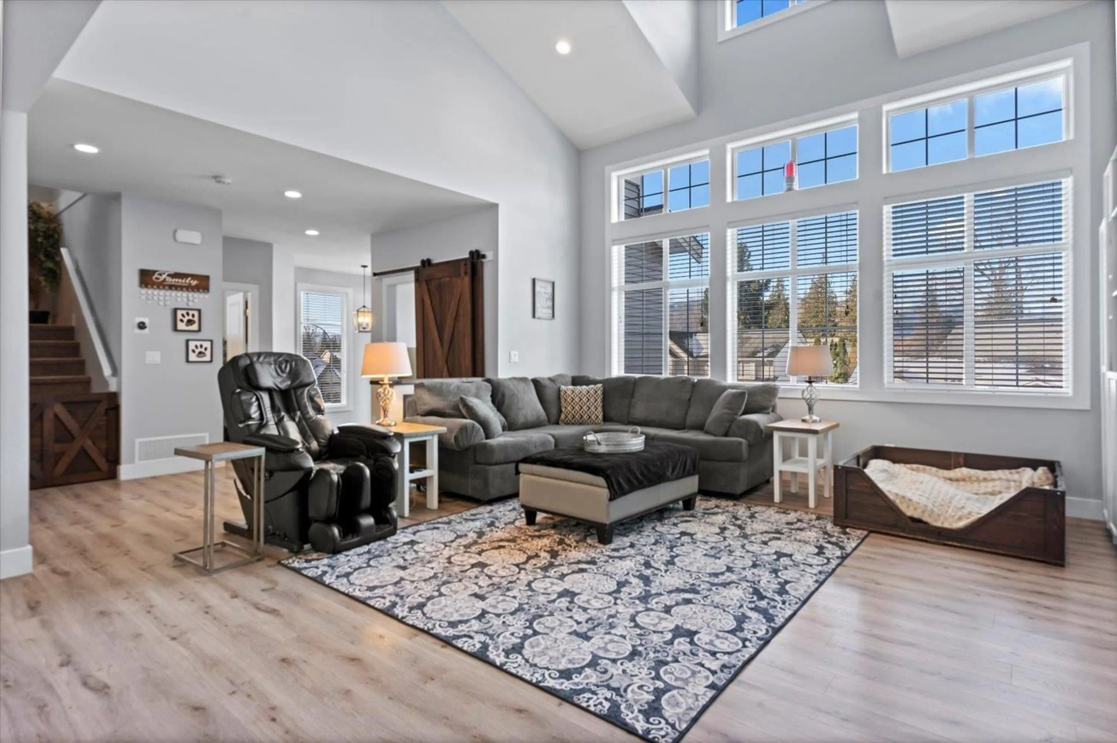 Living room with furniture, unknown for 47040 QUARRY ROAD|Little Mountain, Chilliwack British Columbia V2P0H7