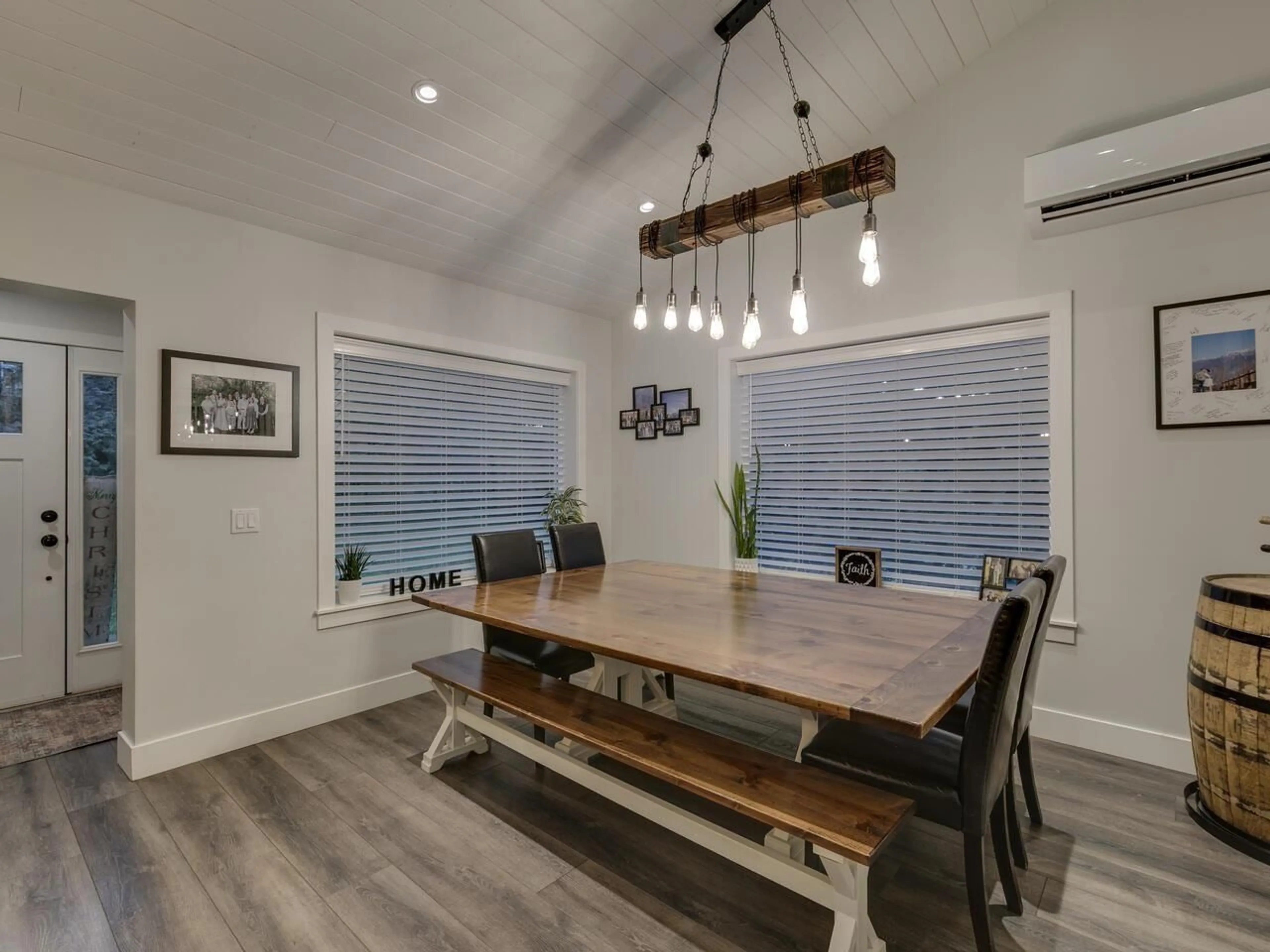 Dining room, wood/laminate floor for 10069 WOLFE, Mission British Columbia V4S1G7