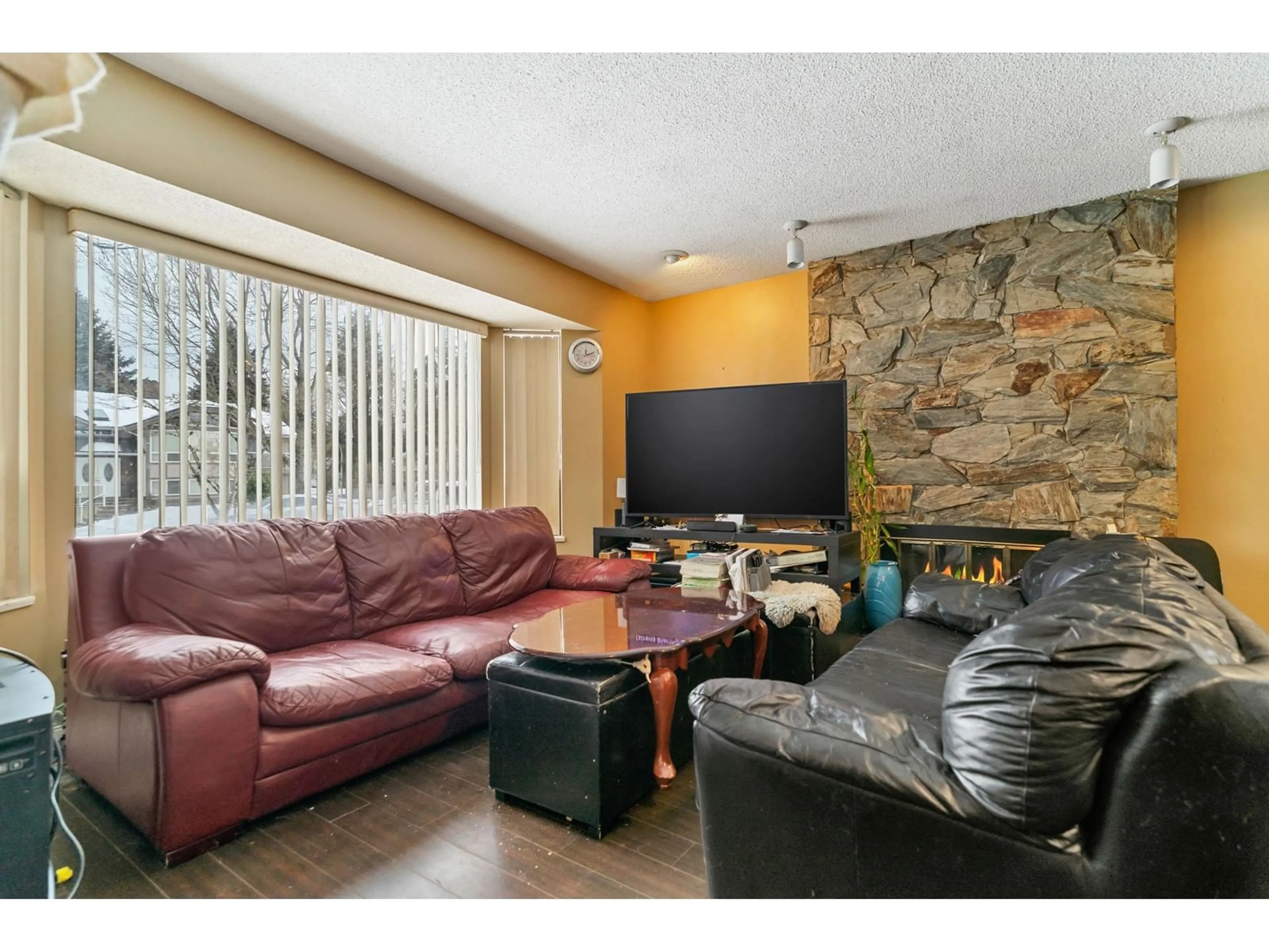 Living room with furniture, unknown for 6276 131A STREET, Surrey British Columbia V3X1N9