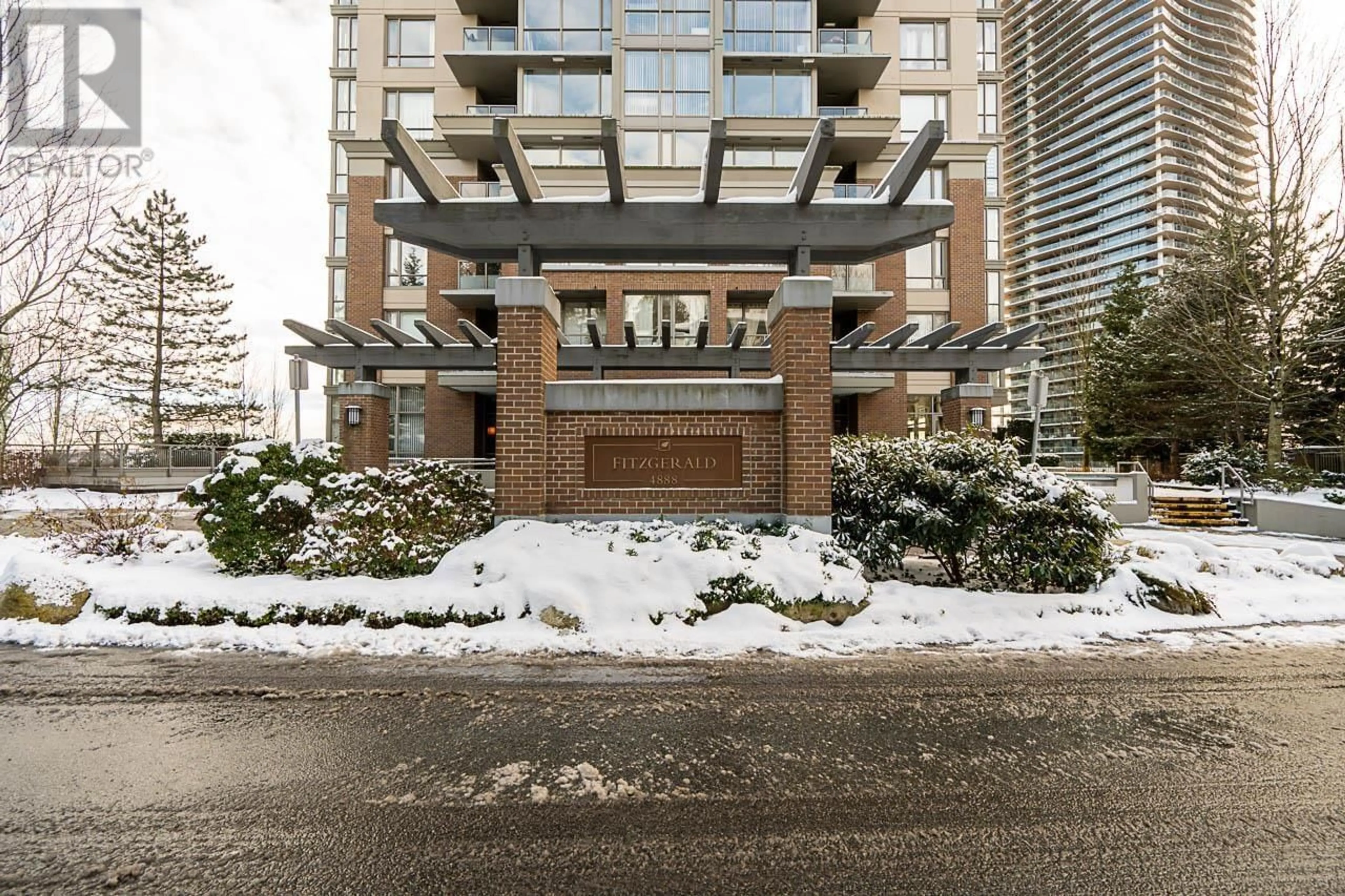 Indoor foyer for 1902 4888 BRENTWOOD DRIVE, Burnaby British Columbia V5C0C6