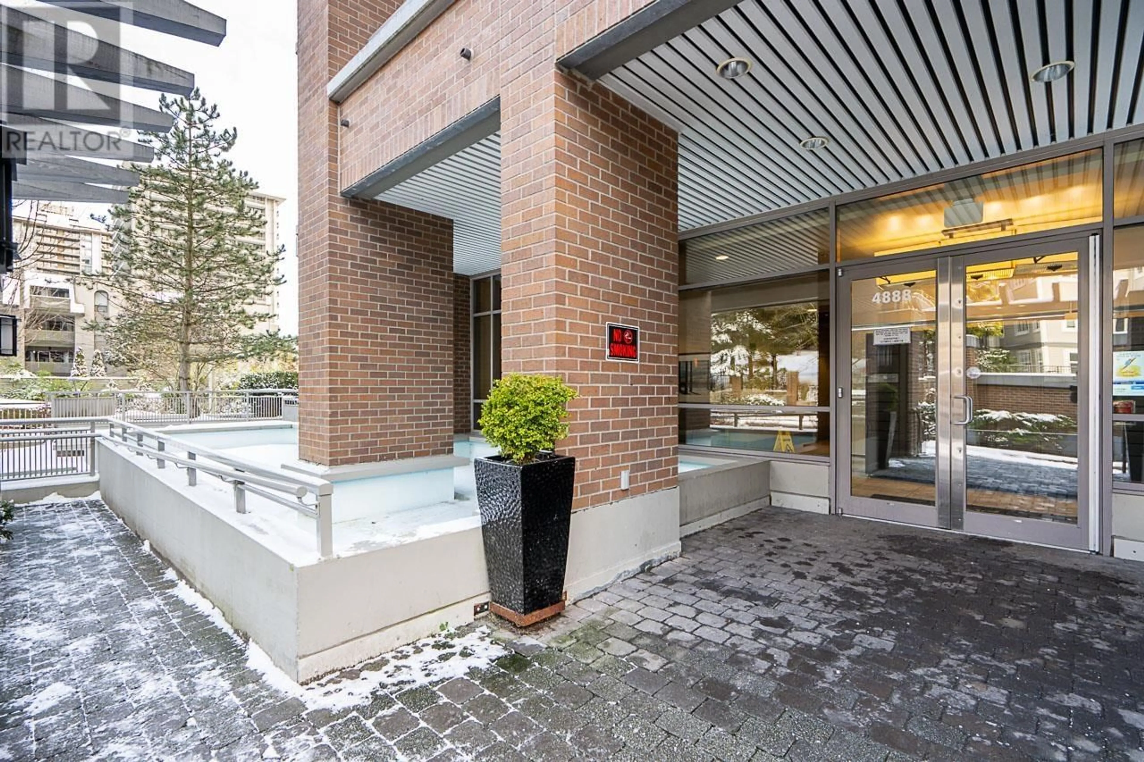 Indoor foyer for 1902 4888 BRENTWOOD DRIVE, Burnaby British Columbia V5C0C6