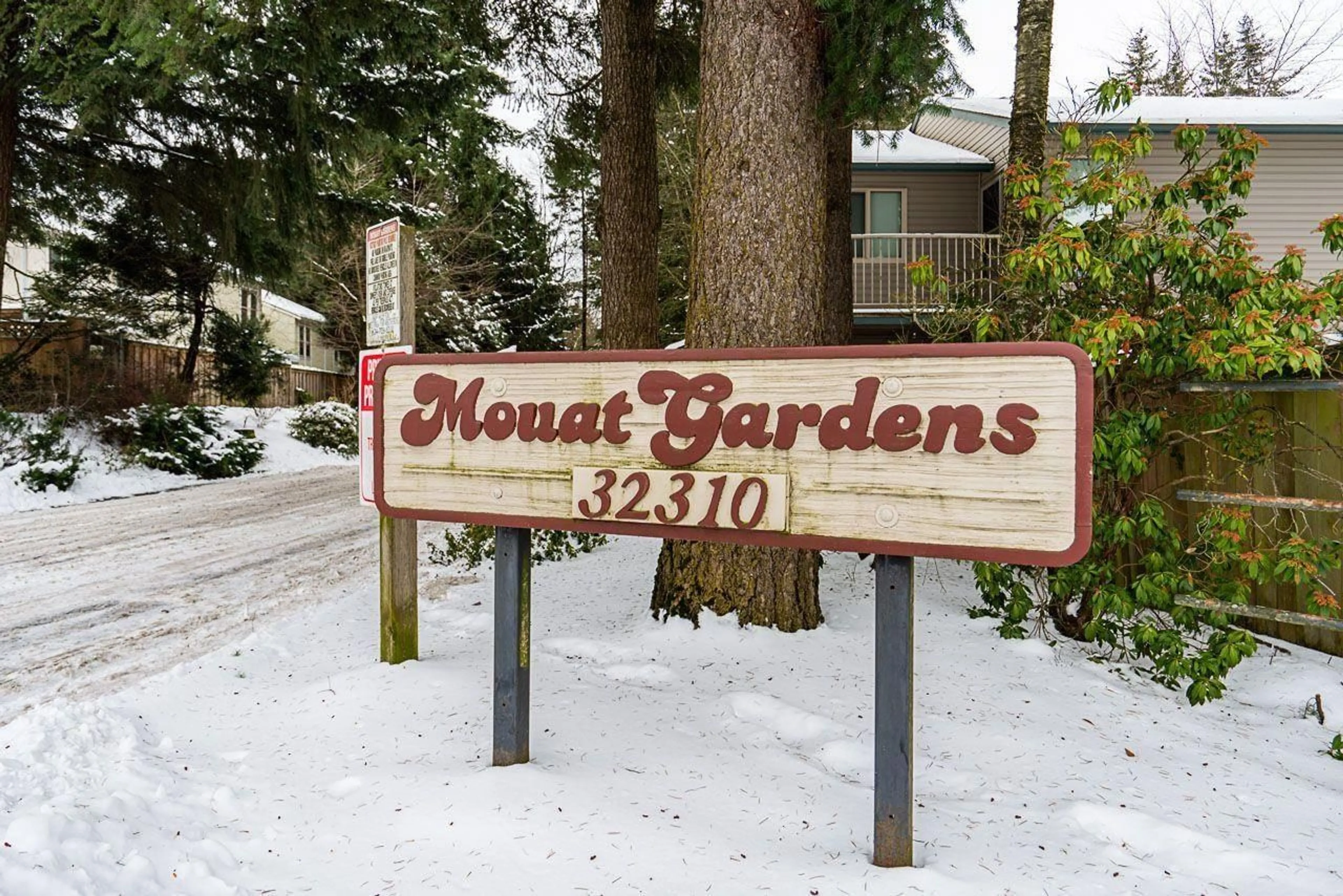 Indoor foyer for 30 - 32310 MOUAT, Abbotsford British Columbia V2T4J1