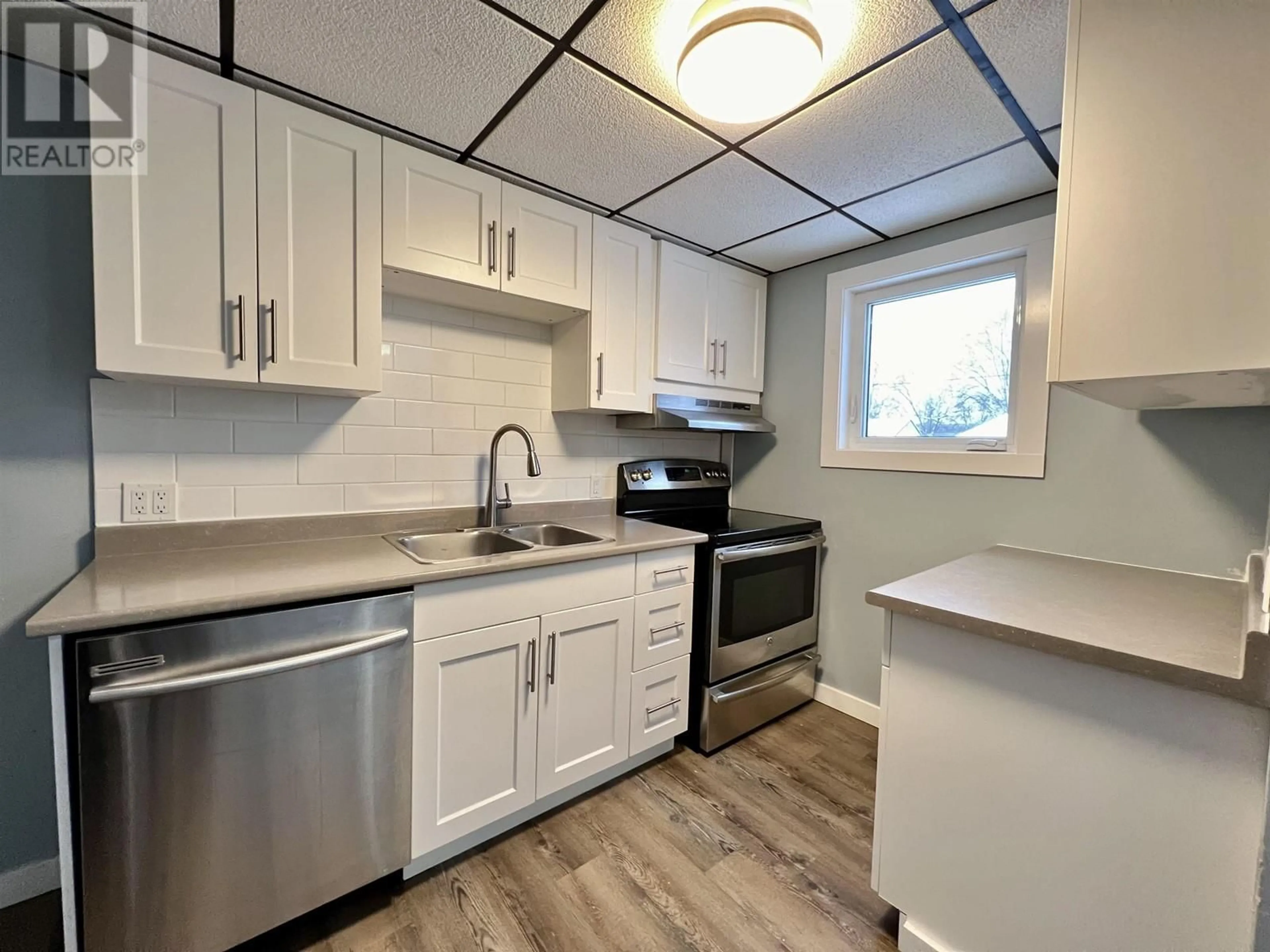 Standard kitchen, unknown for 239 DOUGLAS STREET, Prince George British Columbia V2M2L9