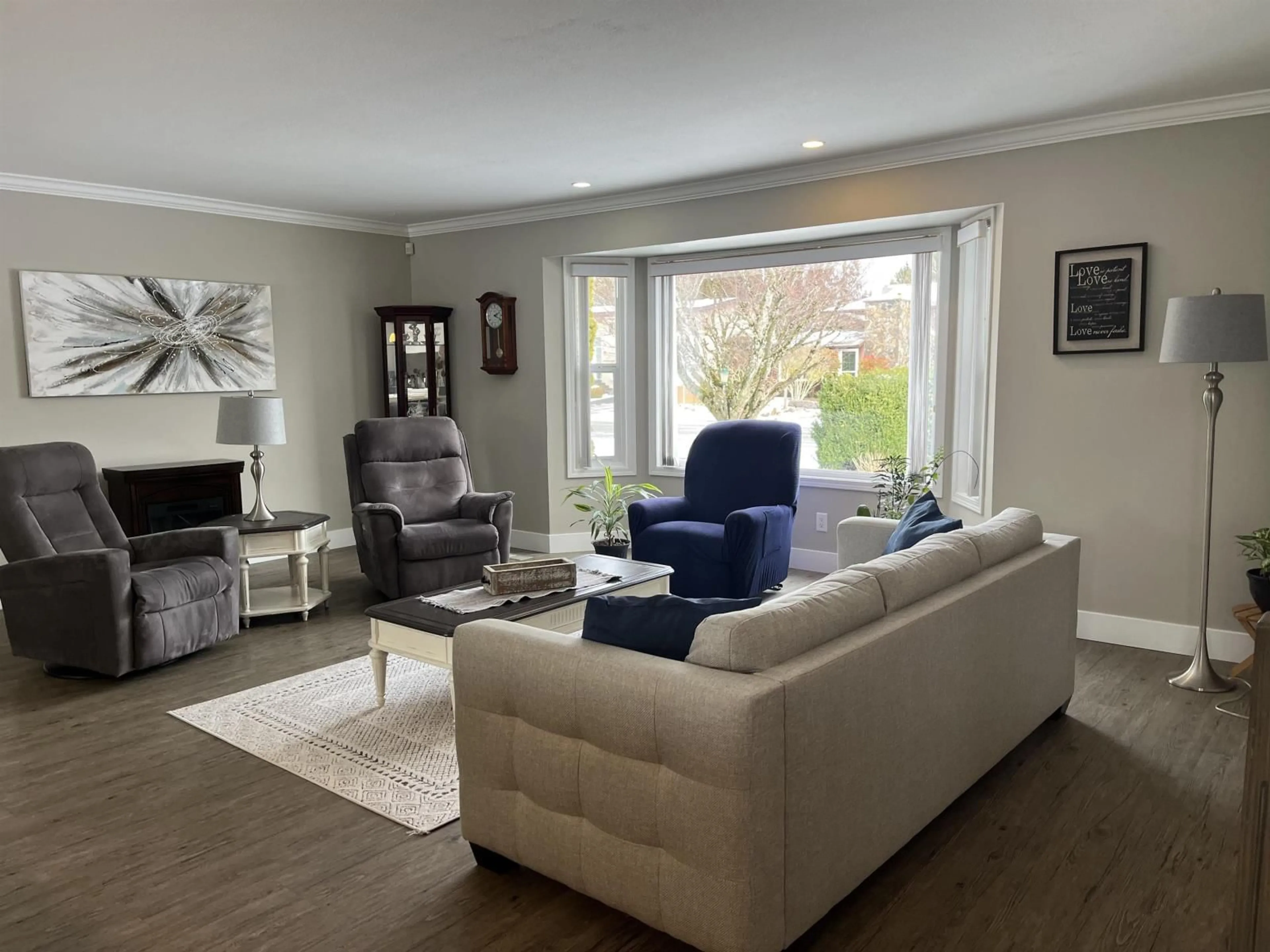 Living room with furniture, unknown for 10007 SHAMROCK DRIVE|Fairfield Island, Chilliwack British Columbia V2P5L3