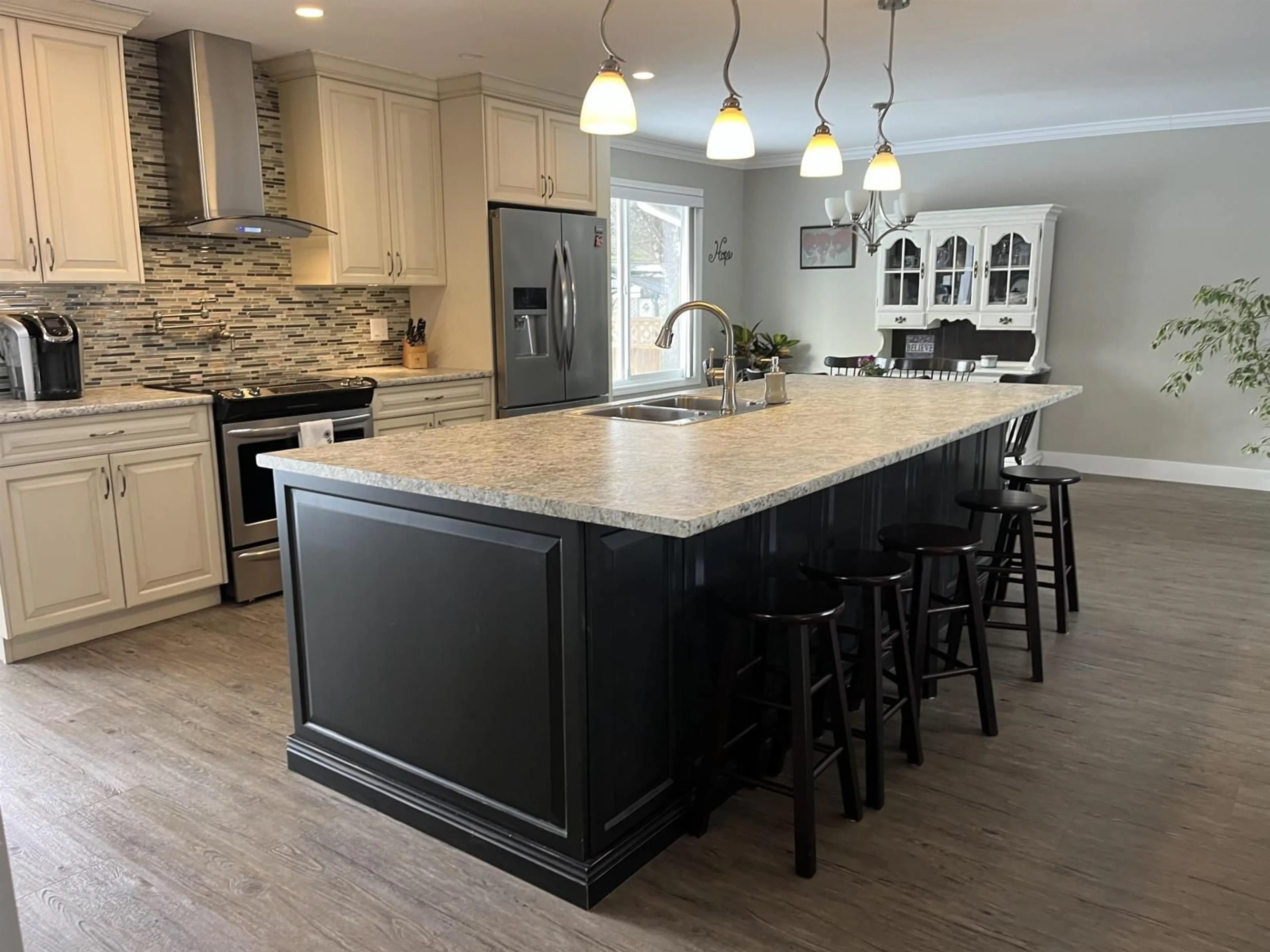 Open concept kitchen, unknown for 10007 SHAMROCK DRIVE|Fairfield Island, Chilliwack British Columbia V2P5L3