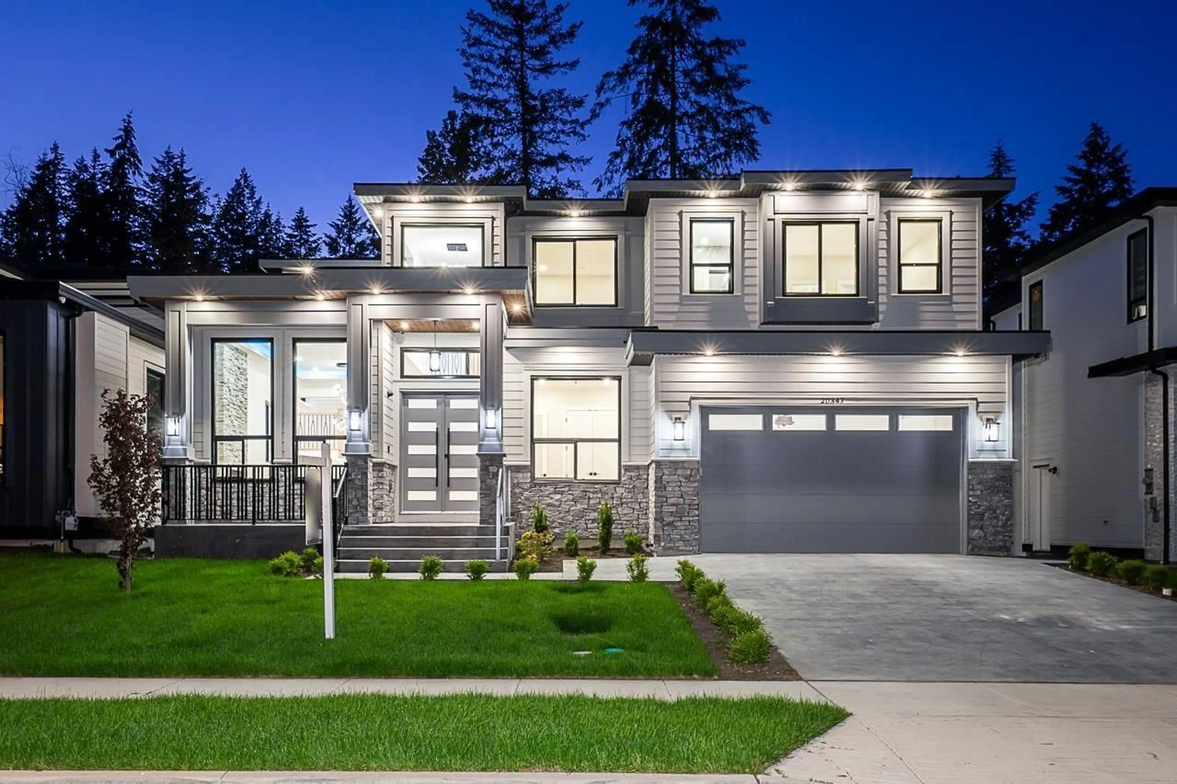 Home with vinyl exterior material, street for 20347 27, Langley British Columbia V2Z0B6