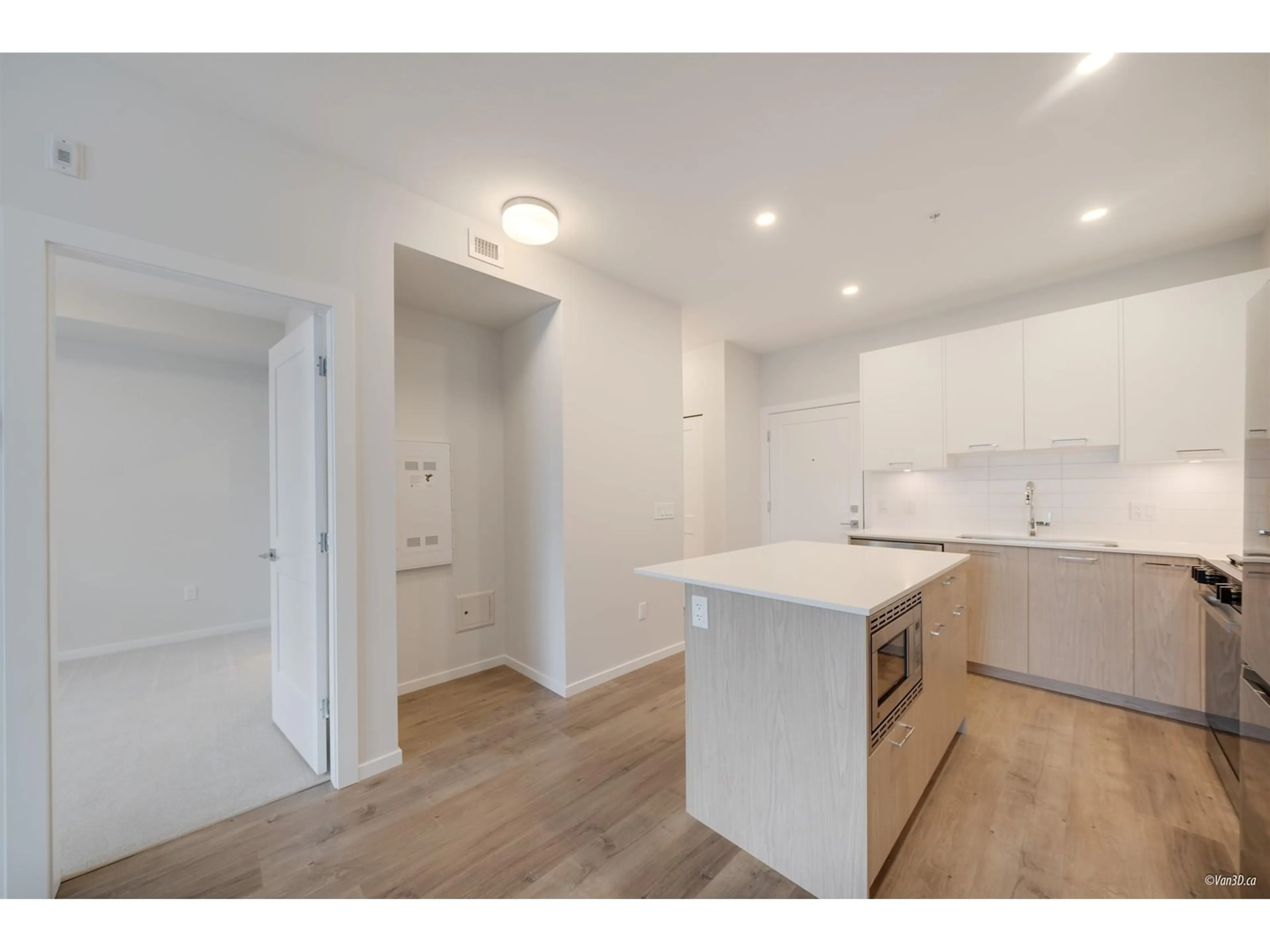 Open concept kitchen, unknown for 411 - 3319 148, Surrey British Columbia V4P0H5