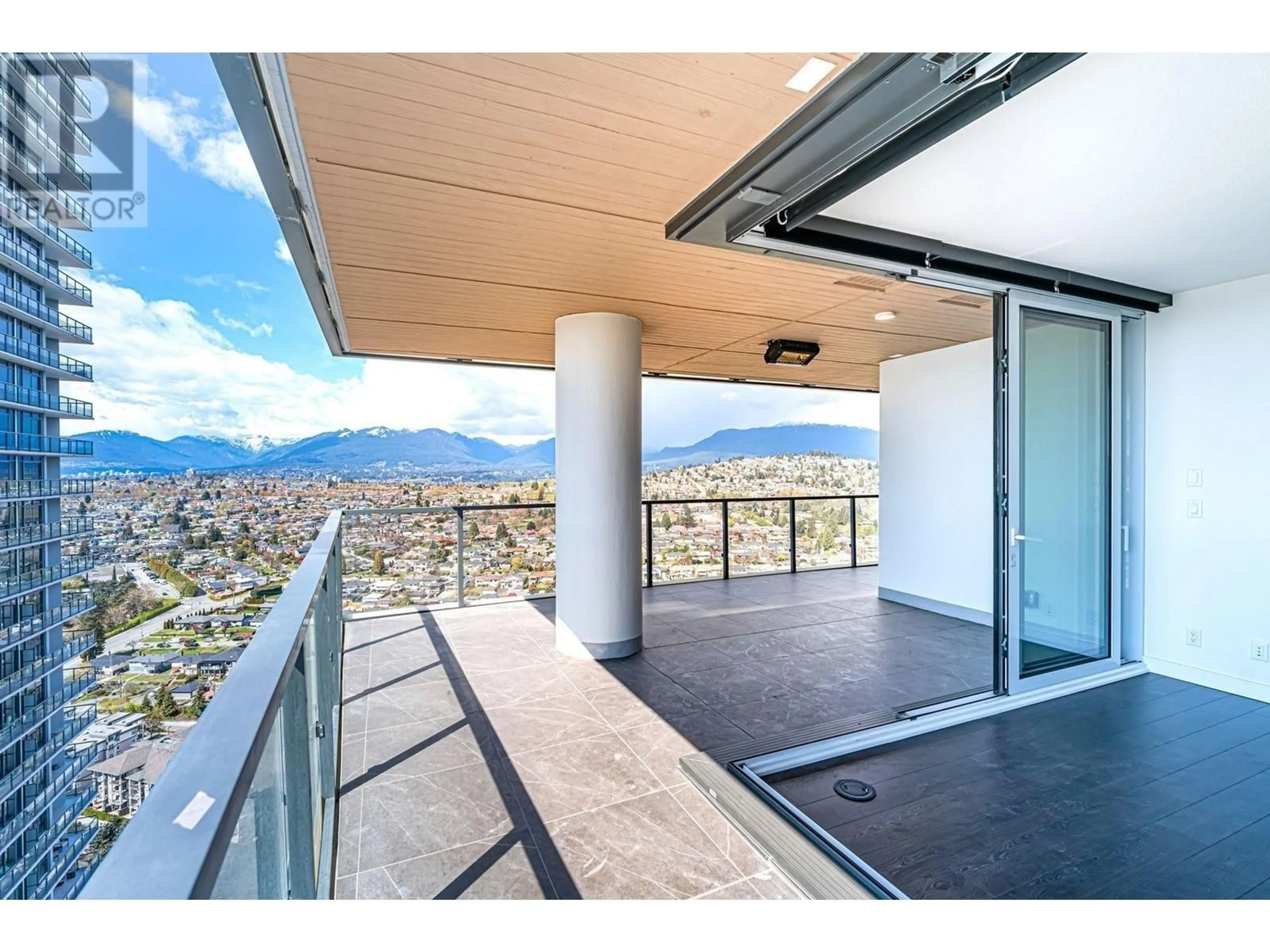 Indoor foyer for 4009 - 4880 LOUGHEED HIGHWAY, Burnaby British Columbia V5C0N1