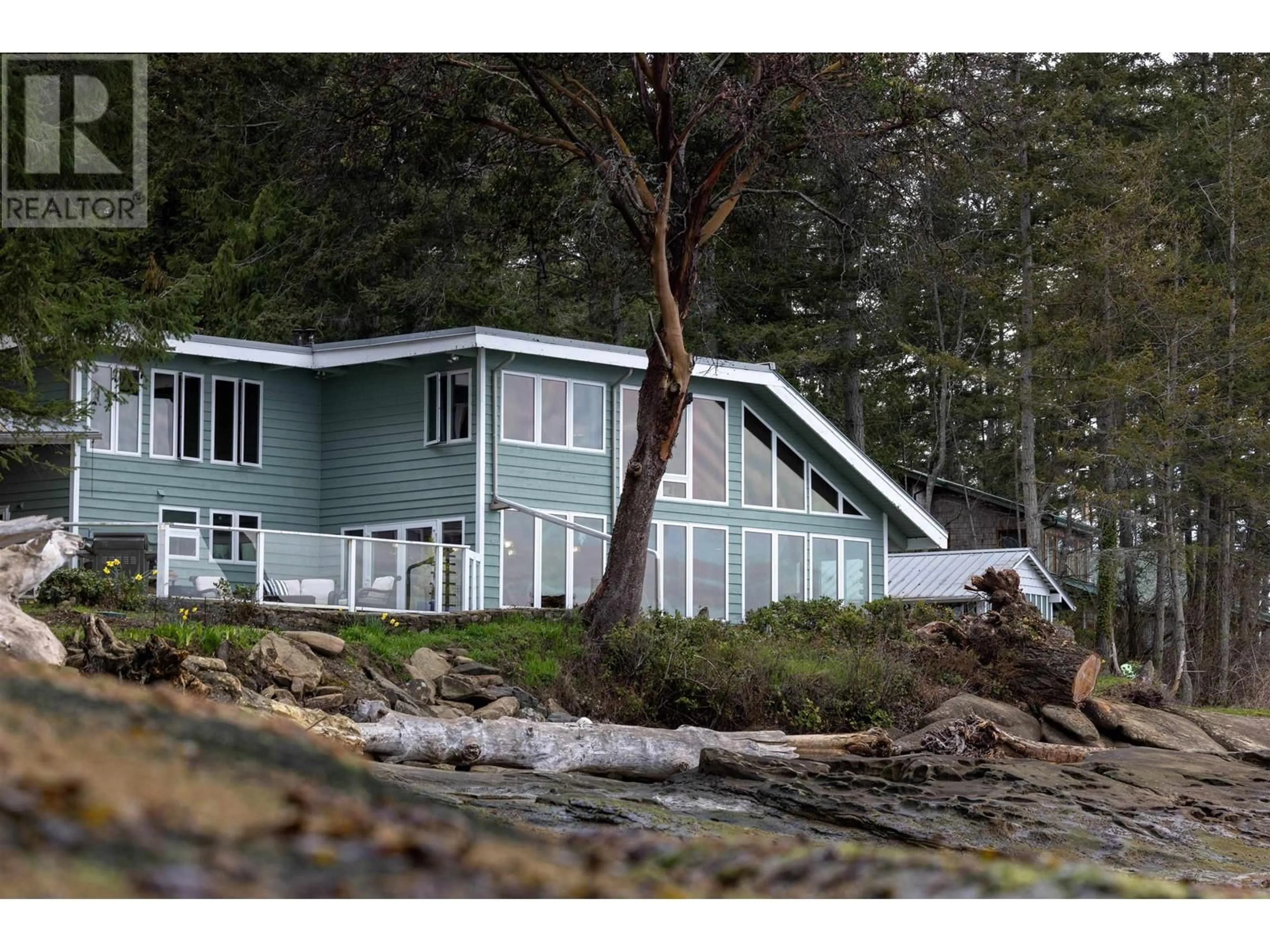 Home with vinyl exterior material, water/lake/river/ocean view for 281 BELLHOUSE ROAD, Galiano Island British Columbia V0N1P0