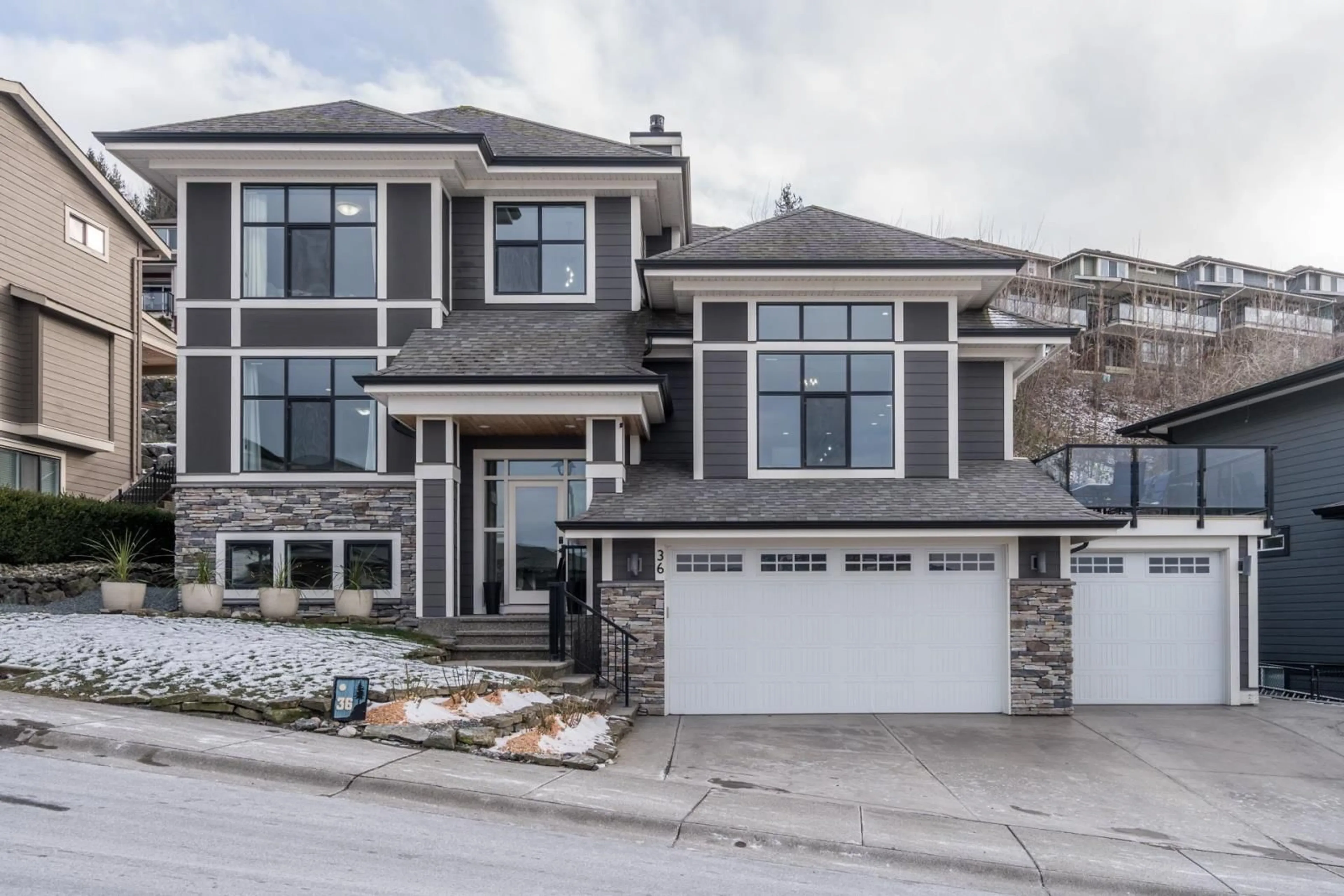 Unknown for 36 50778 LEDGESTONE PLACE|Eastern Hillsi, Chilliwack British Columbia V2P0E7