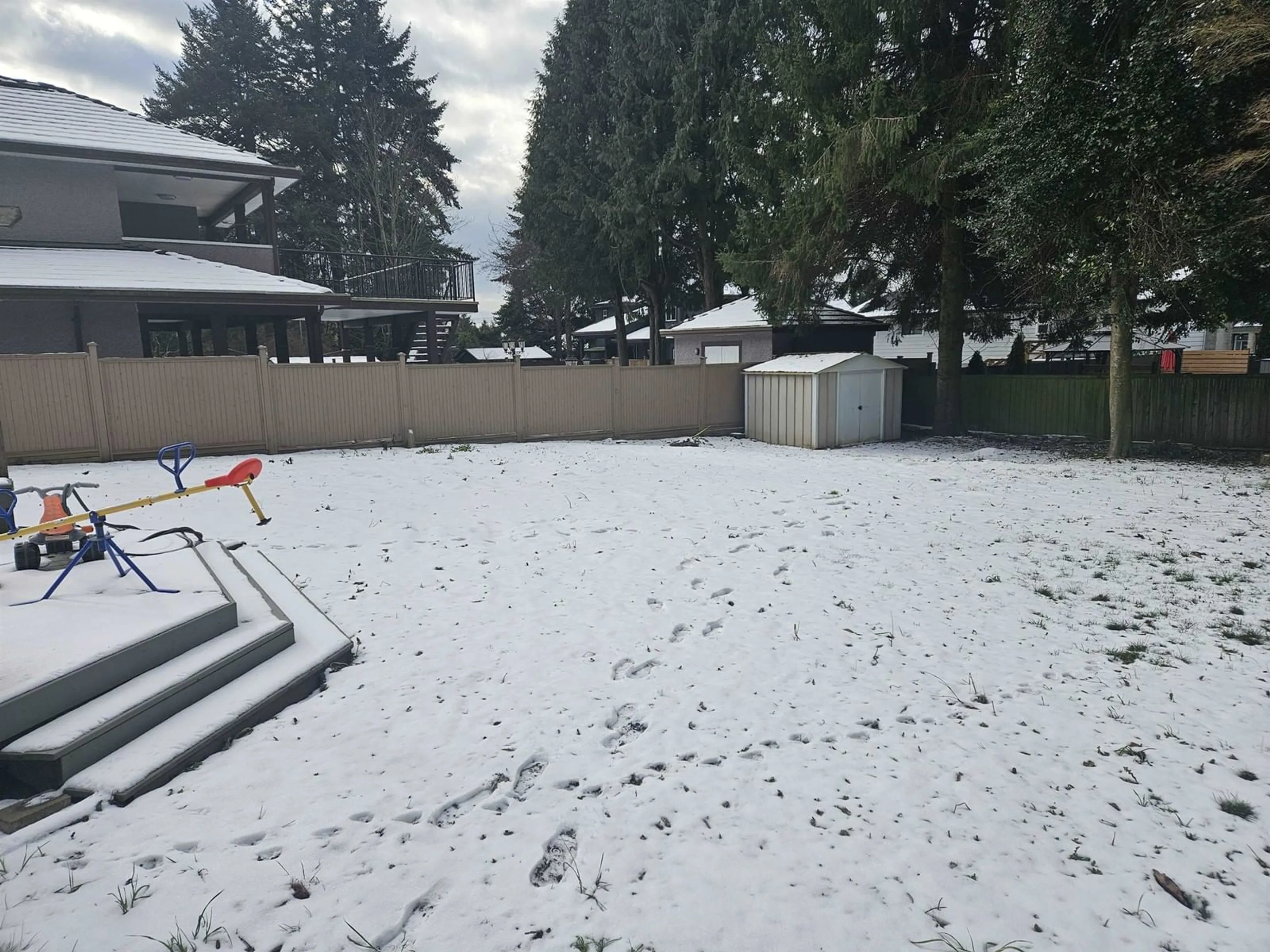 A pic from outside/outdoor area/front of a property/back of a property/a pic from drone, street for 7601 117 STREET, Delta British Columbia V4C6A6